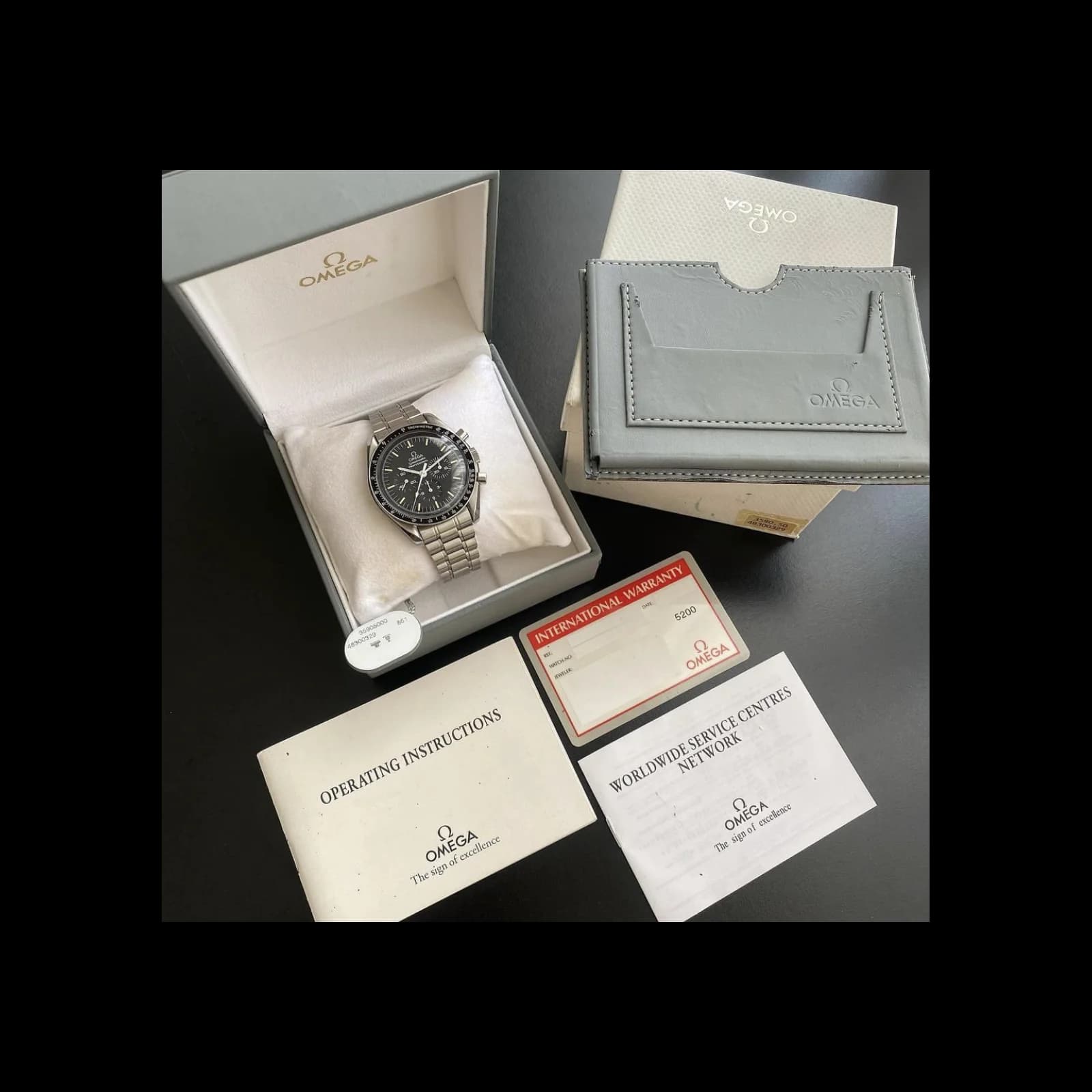 Thumb Speedmaster Professional Moonwatch