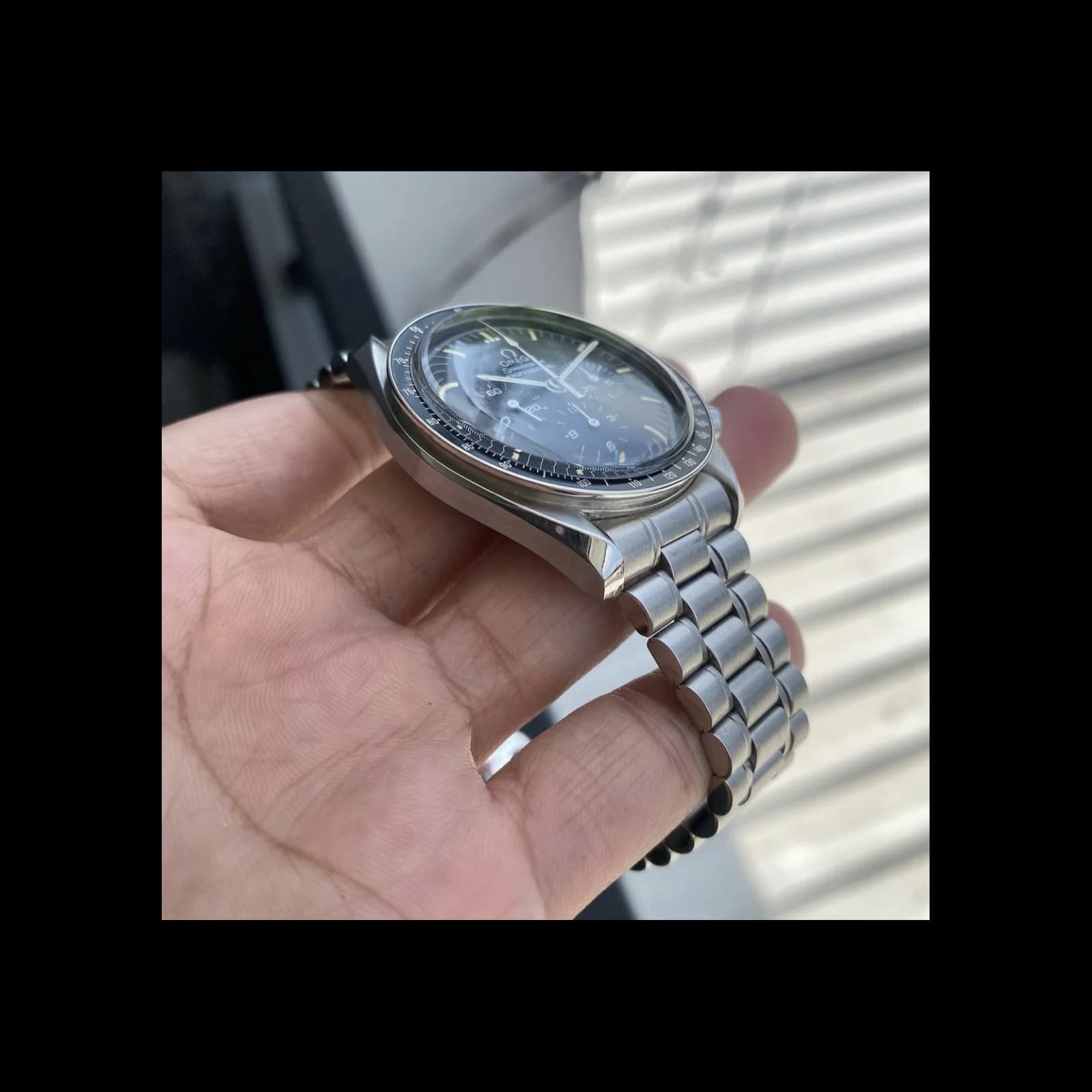 Thumb Speedmaster Professional Moonwatch