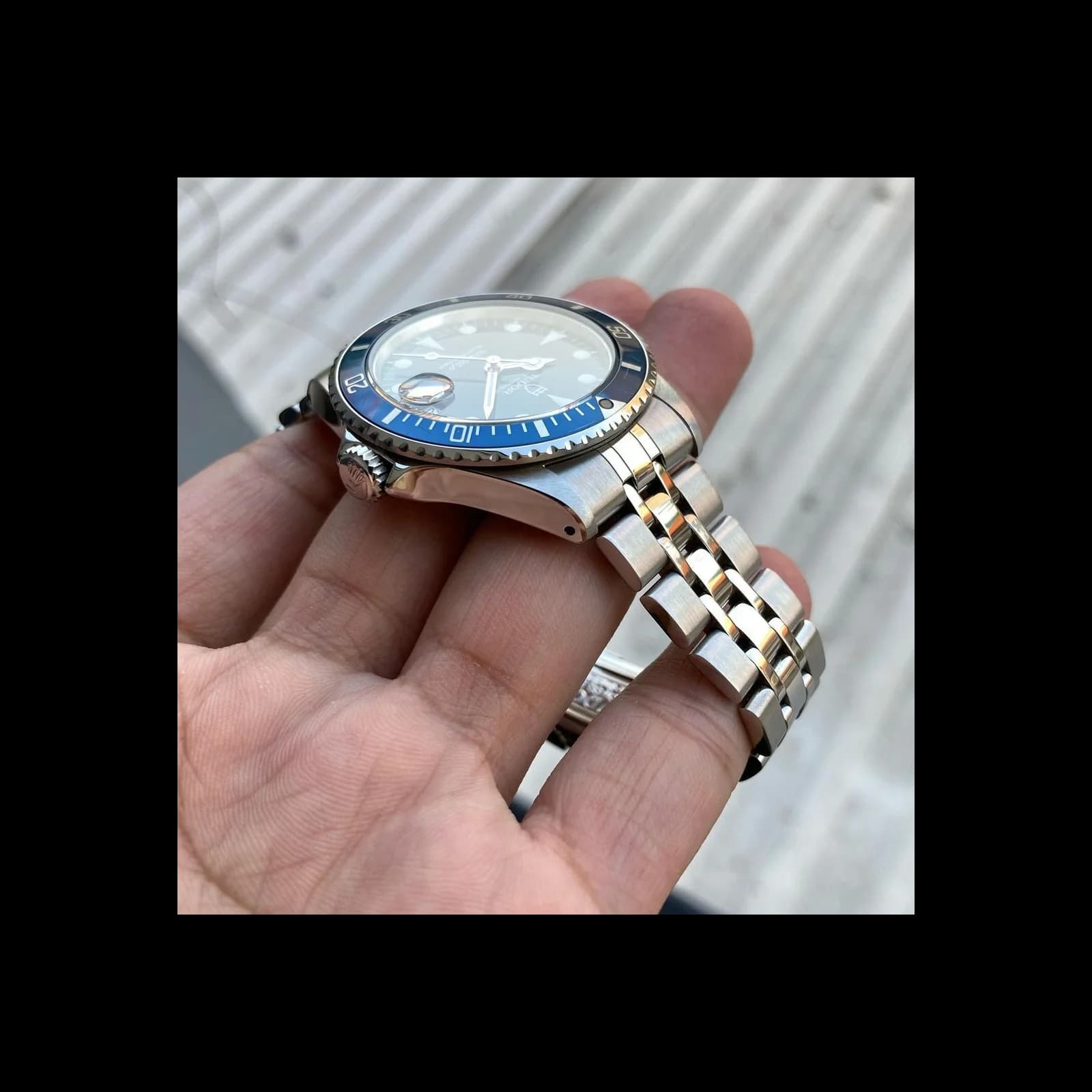 Thumb Submariner 75090 