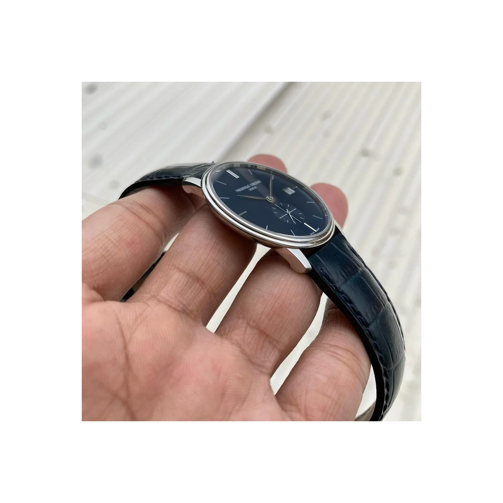Thumb Slimline Small Second Quartz