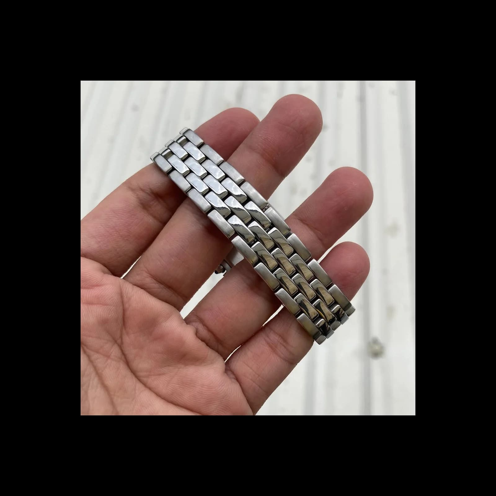 Thumb Panthere Quartz Medium Model