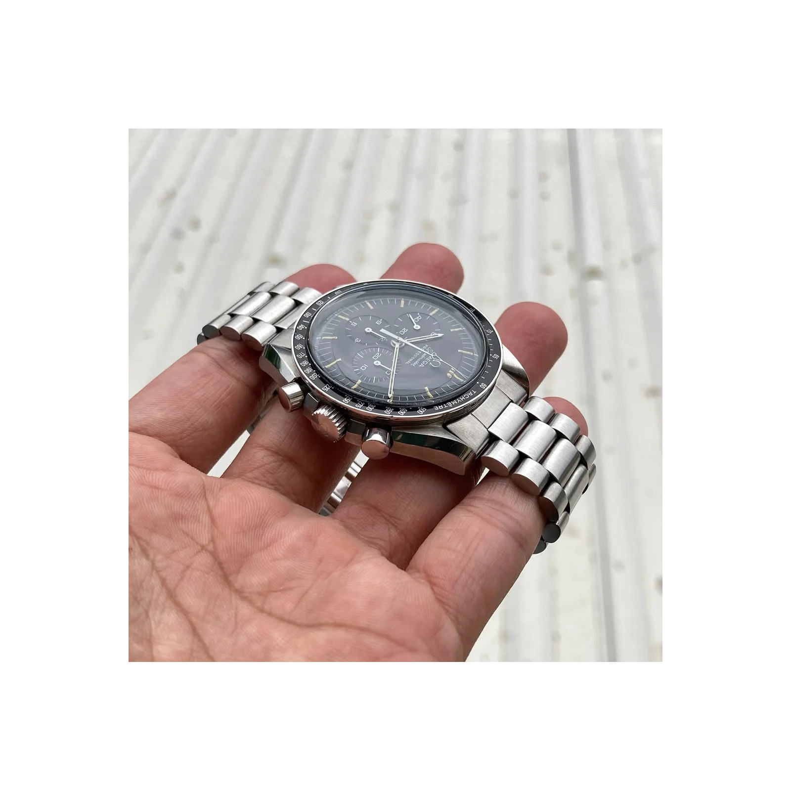 Thumb Speedmaster Professional Moonwatch