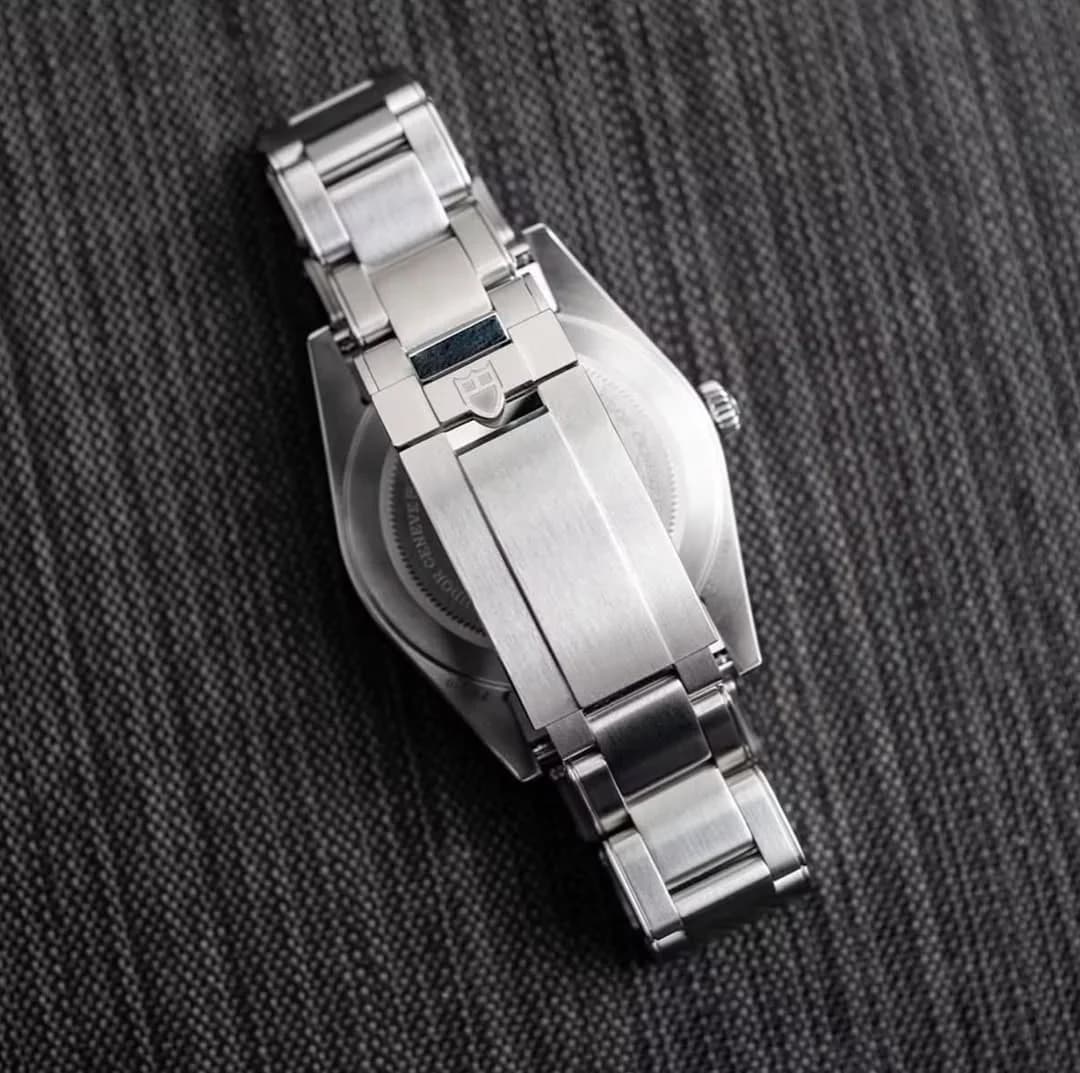 Thumb Black Bay Fifty-Four Stainless Steel / Black / Bracelet