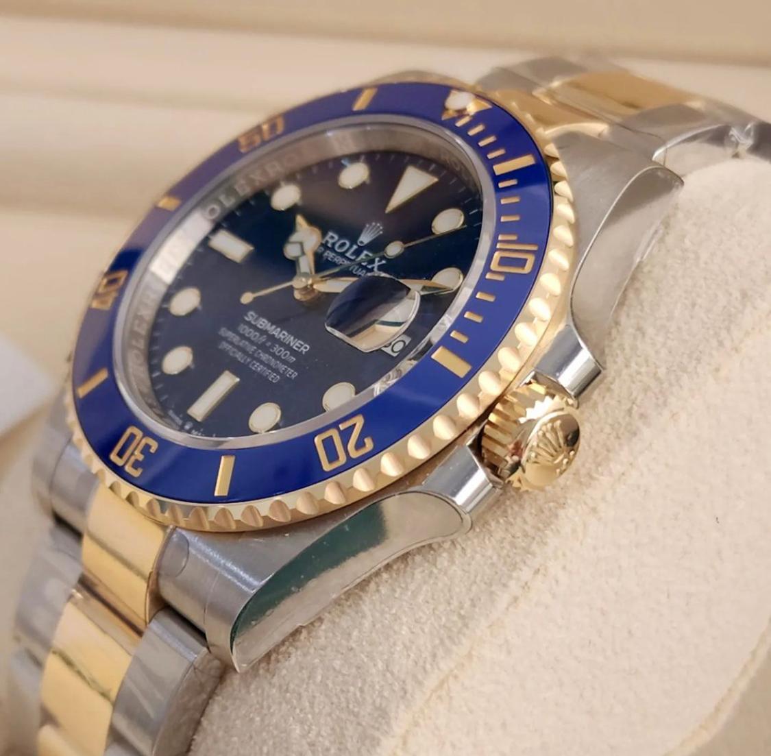 Thumb Submariner Date Rolesor / Blue / Cerachrom