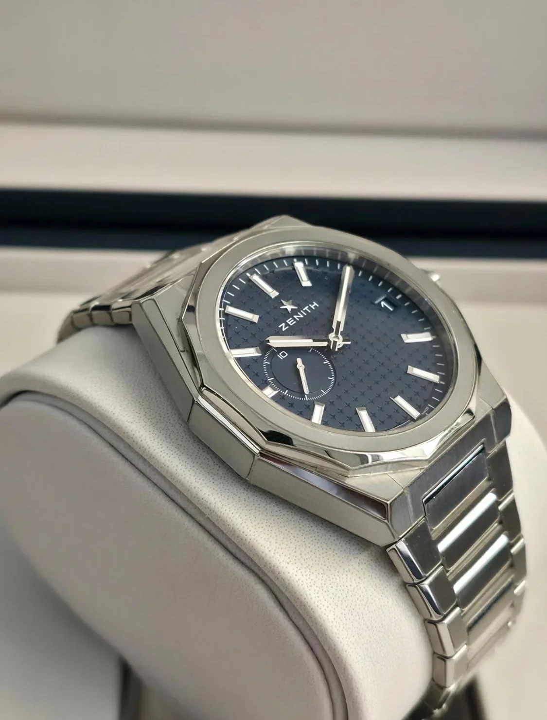 Thumb Defy Skyline Stainless Steel / Blue