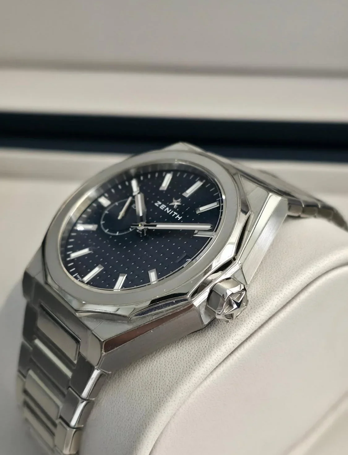 Thumb Defy Skyline Stainless Steel / Blue