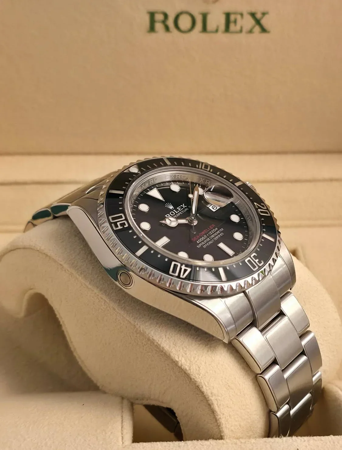 Thumb Sea-Dweller Stainless Steel / Black