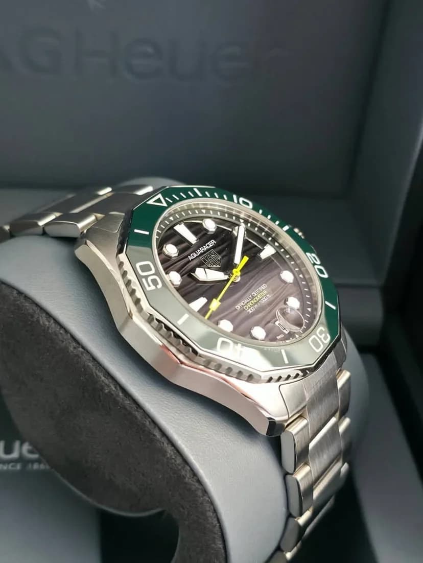 Thumb Aquaracer Professional 300 42 Stainless Steel / Green