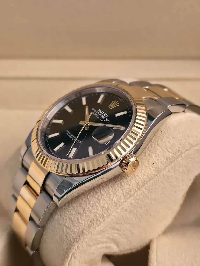 Thumb Datejust 41 Rolesor Yellow Fluted / Oyster / Black