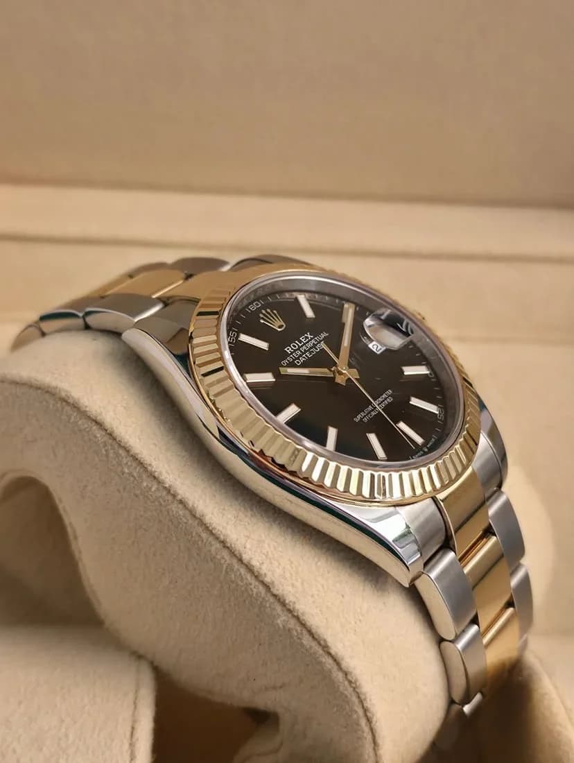 Thumb Datejust 41 Rolesor Yellow Fluted / Oyster / Black