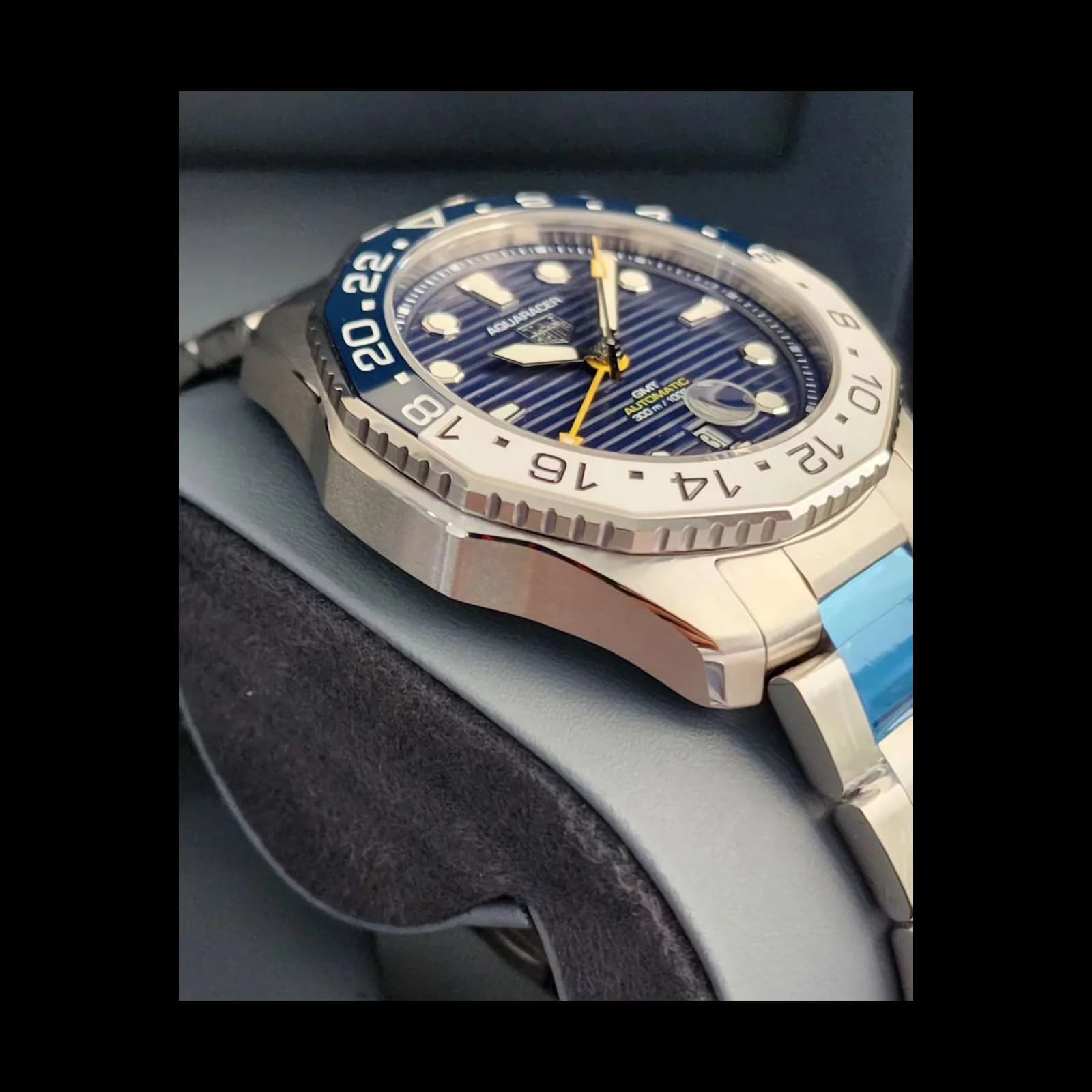 Thumb Aquaracer Professional 300 GMT Stainless Steel / Blue / Bracelet