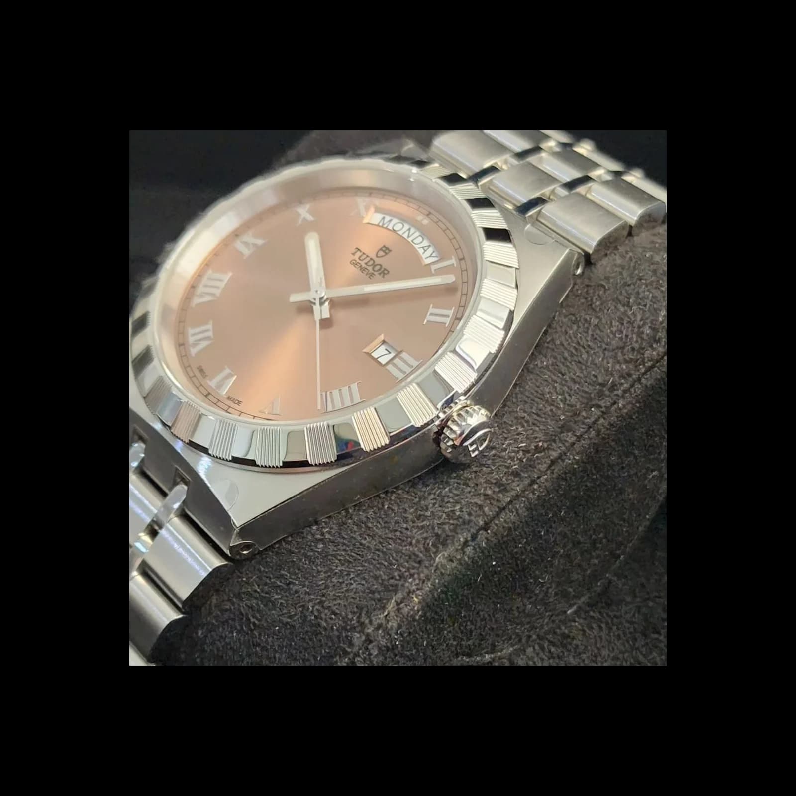 Thumb Royal Day-Date 41 Stainless Steel / Salmon - Roman