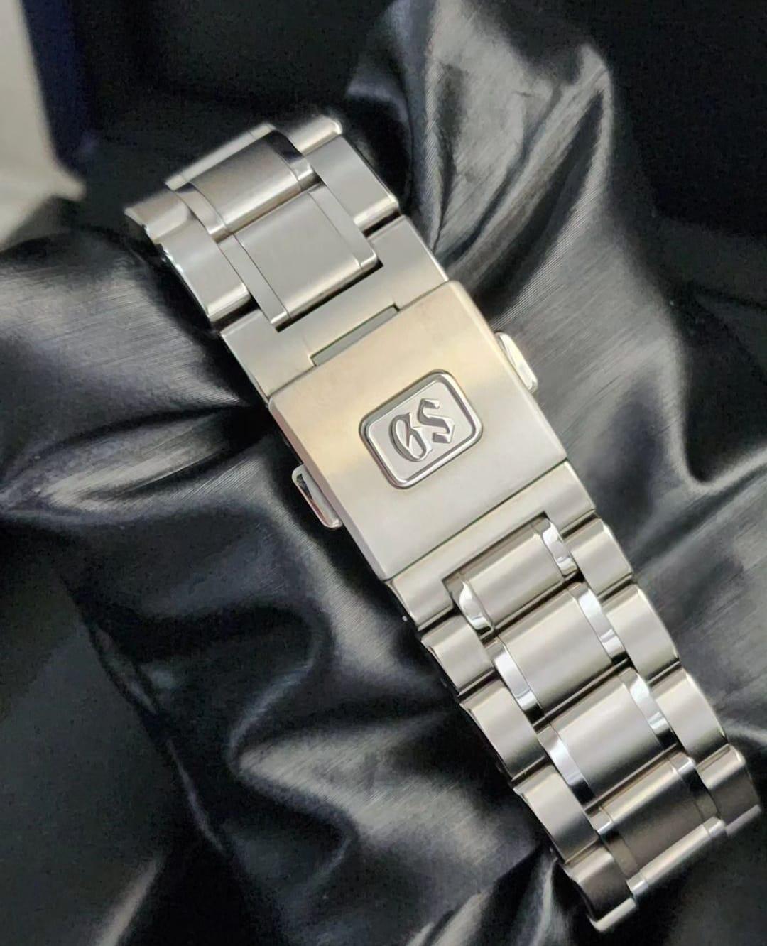 Thumb Spring Drive Stainless Steel / Snowflake / Bracelet
