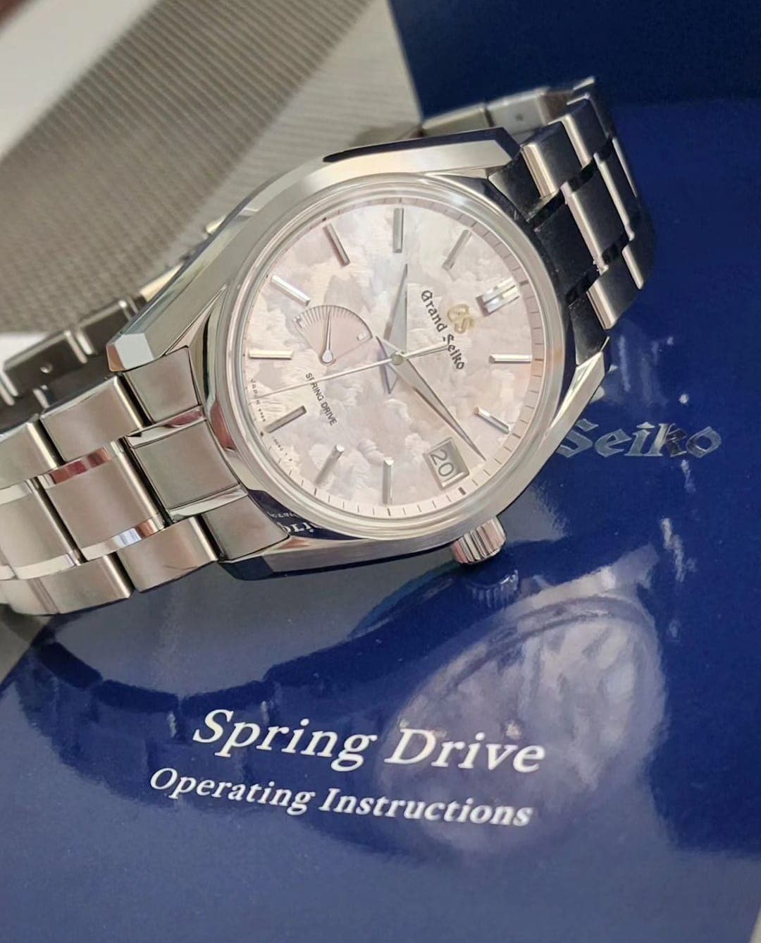 Thumb Spring Drive Sakura Shunbun