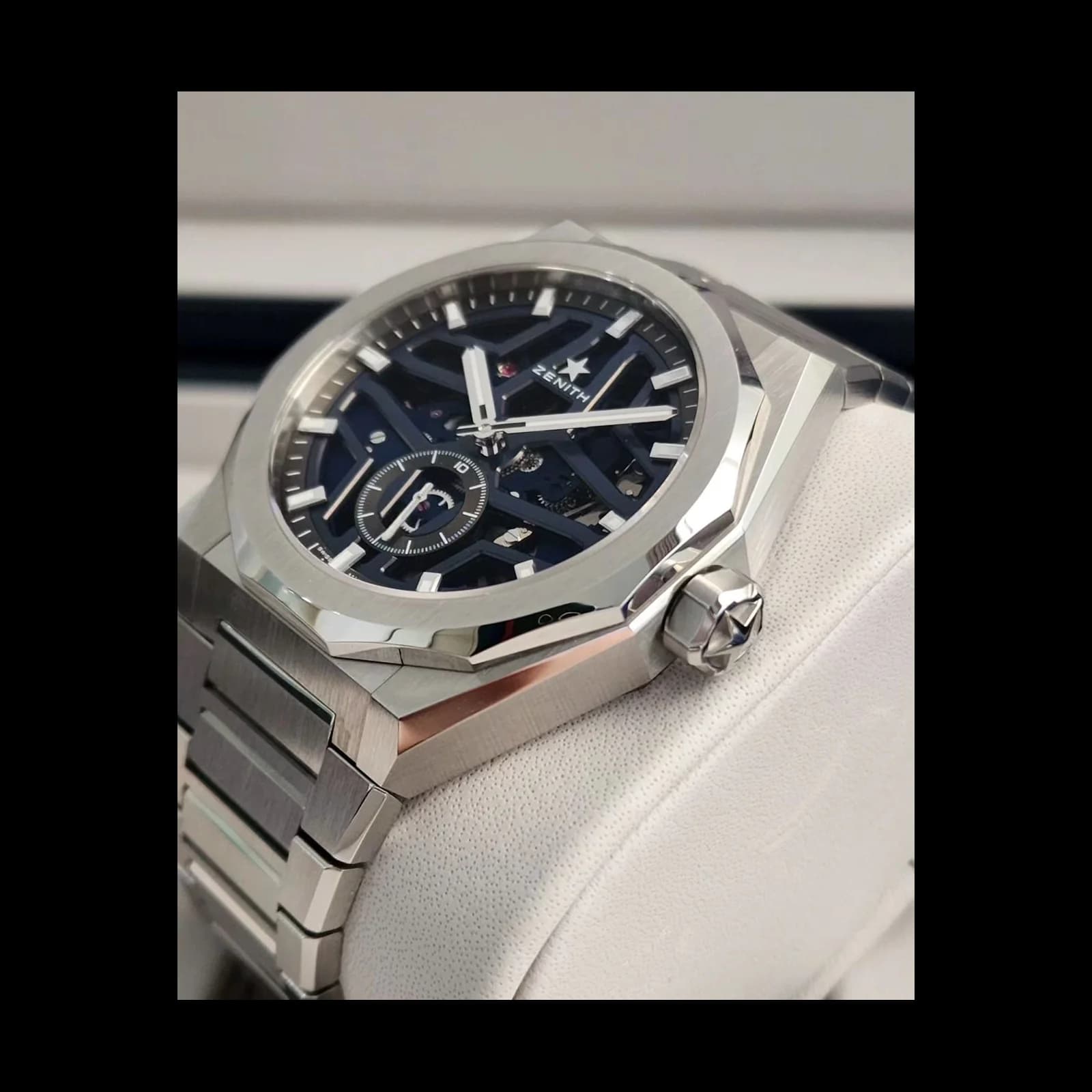 Thumb Defy Skyline Skeleton Stainless Steel / Blue
