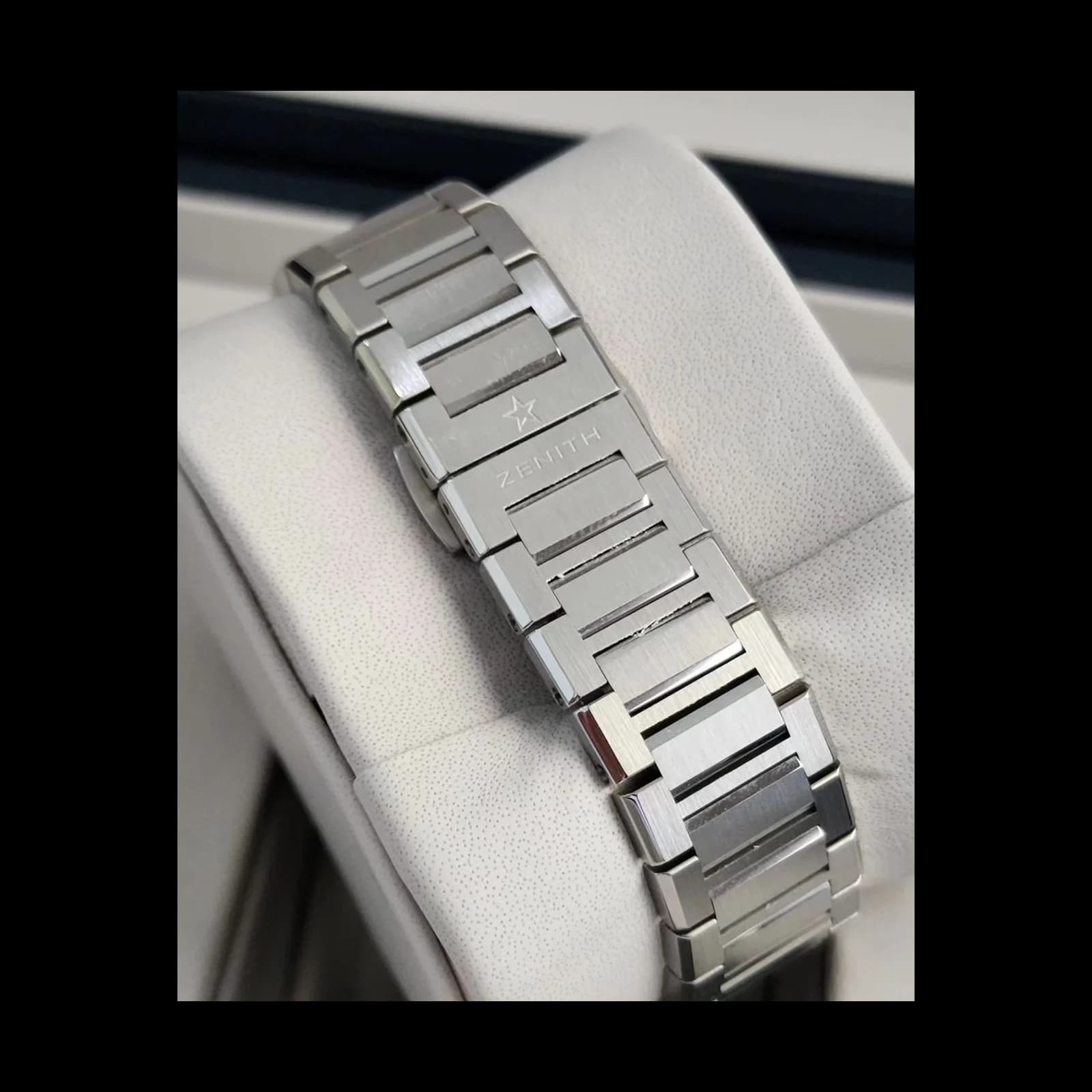 Thumb Defy Skyline Skeleton Stainless Steel / Blue