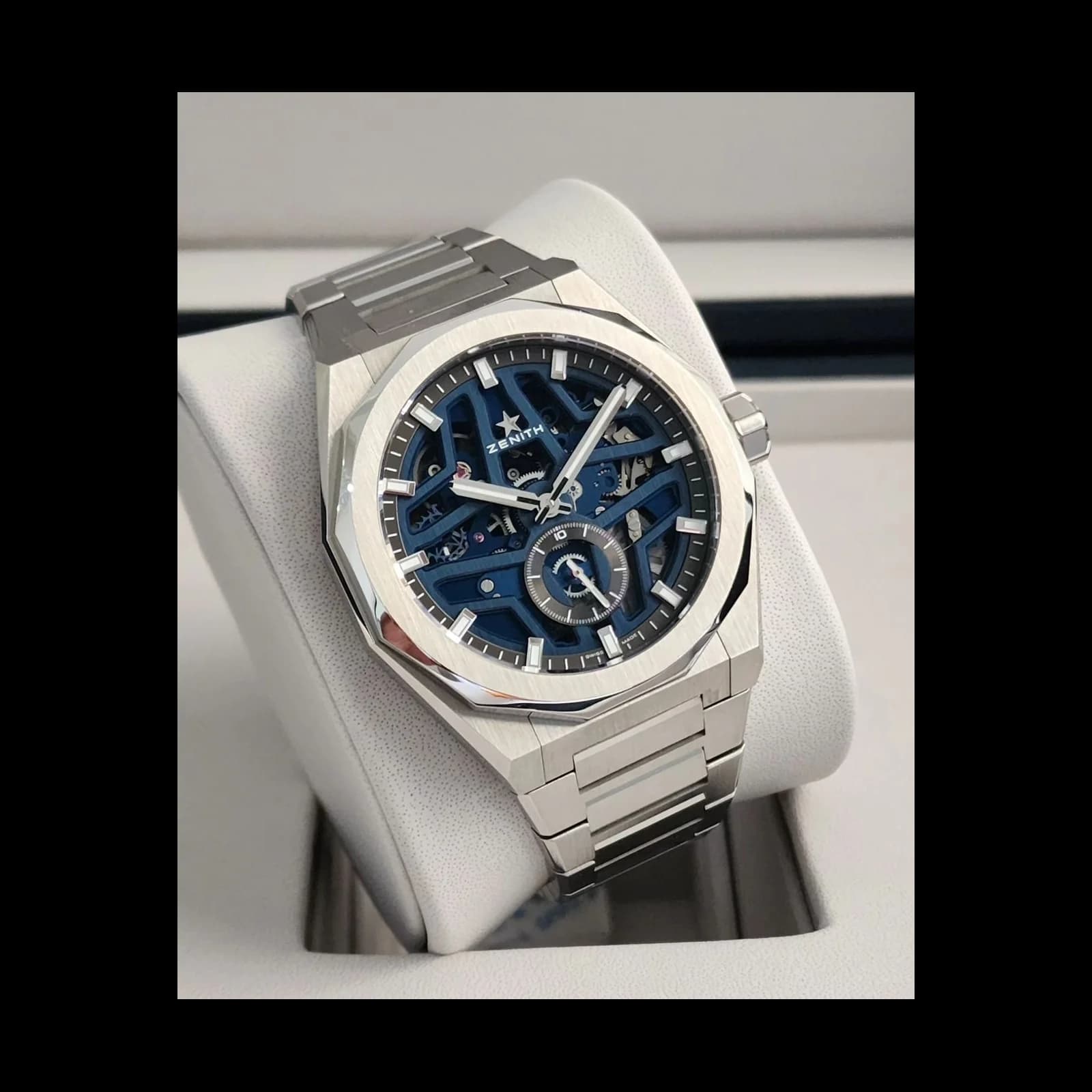Thumb Defy Skyline Skeleton Stainless Steel / Blue