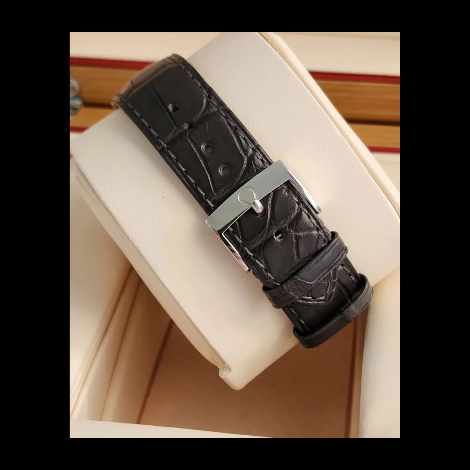 Thumb De Ville Prestige Co-Axial 39.5 Power Reserve Stainless Steel / Vintage  Grey