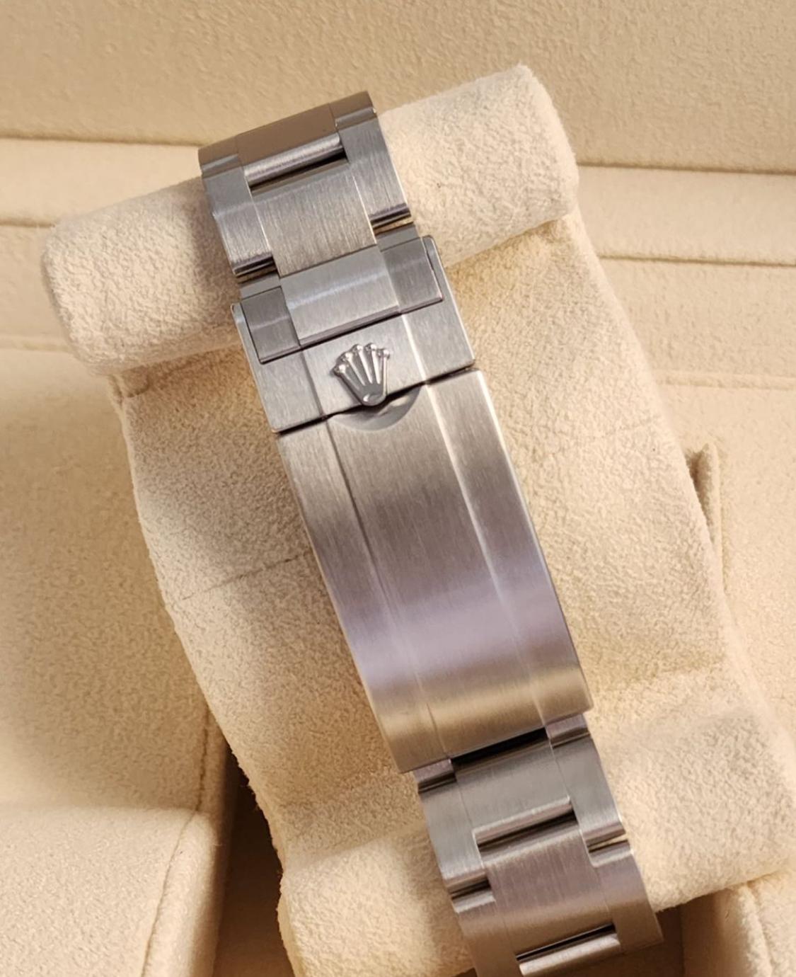 Thumb Submariner Date 41 Stainless Steel / Black / Green Cerachrom