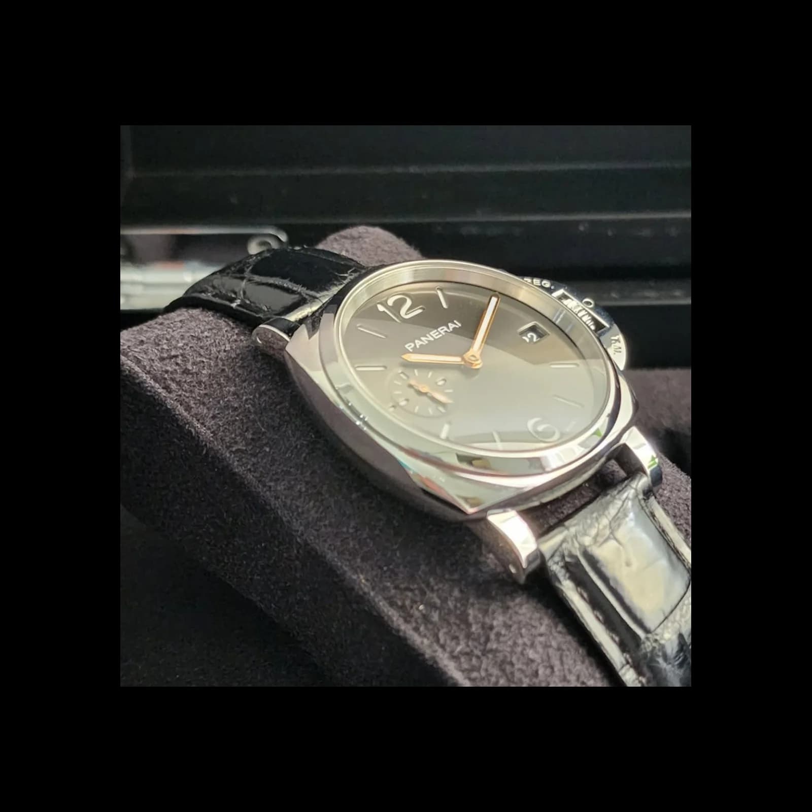 Thumb Luminor Due 38 Automatic Stainless Steel / Grey