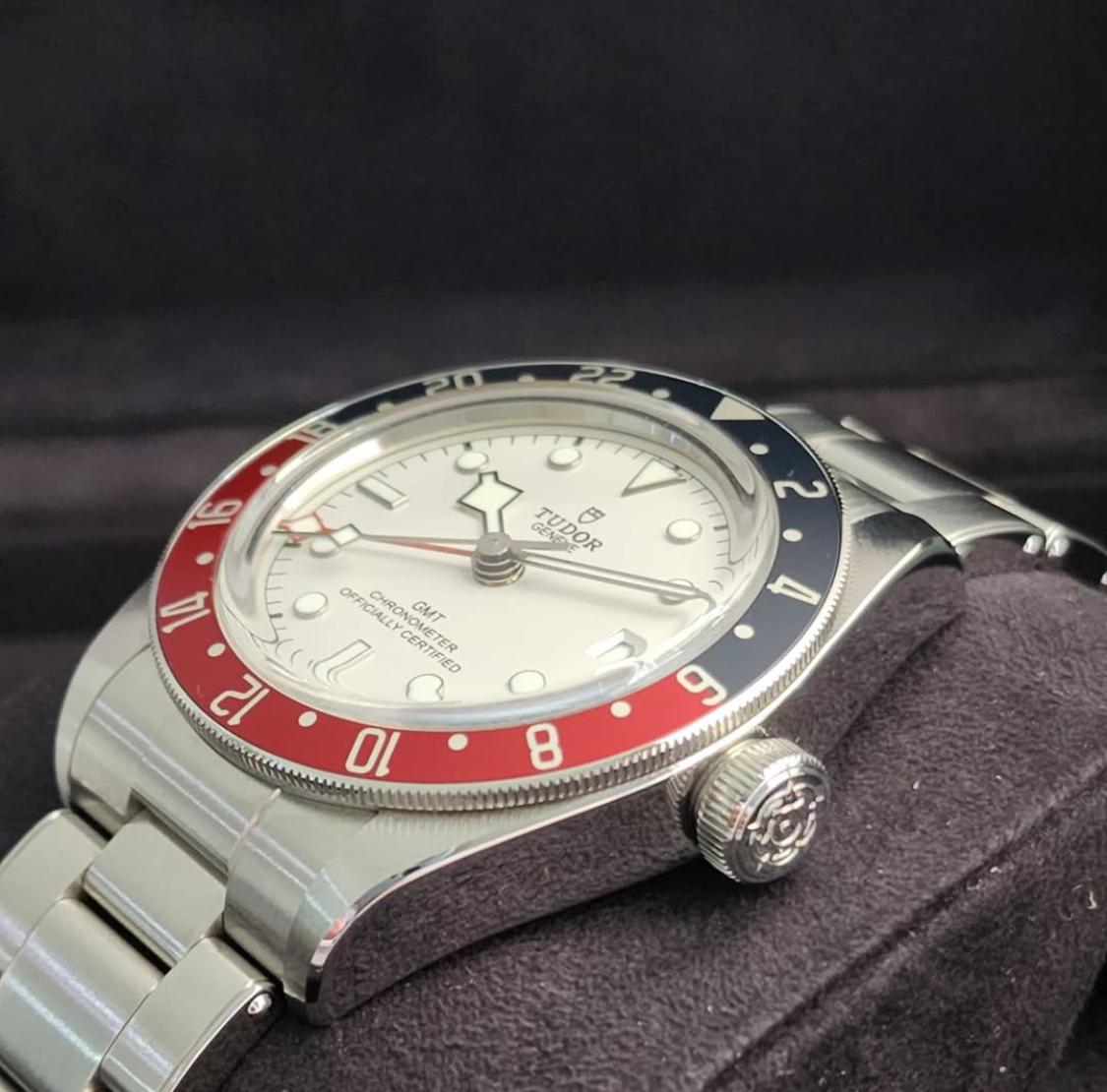 Thumb Black Bay GMT Stainless Steel / White / Bracelet
