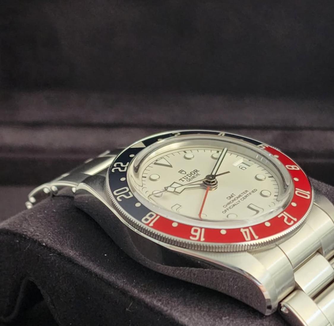 Thumb Black Bay GMT Stainless Steel / White / Bracelet