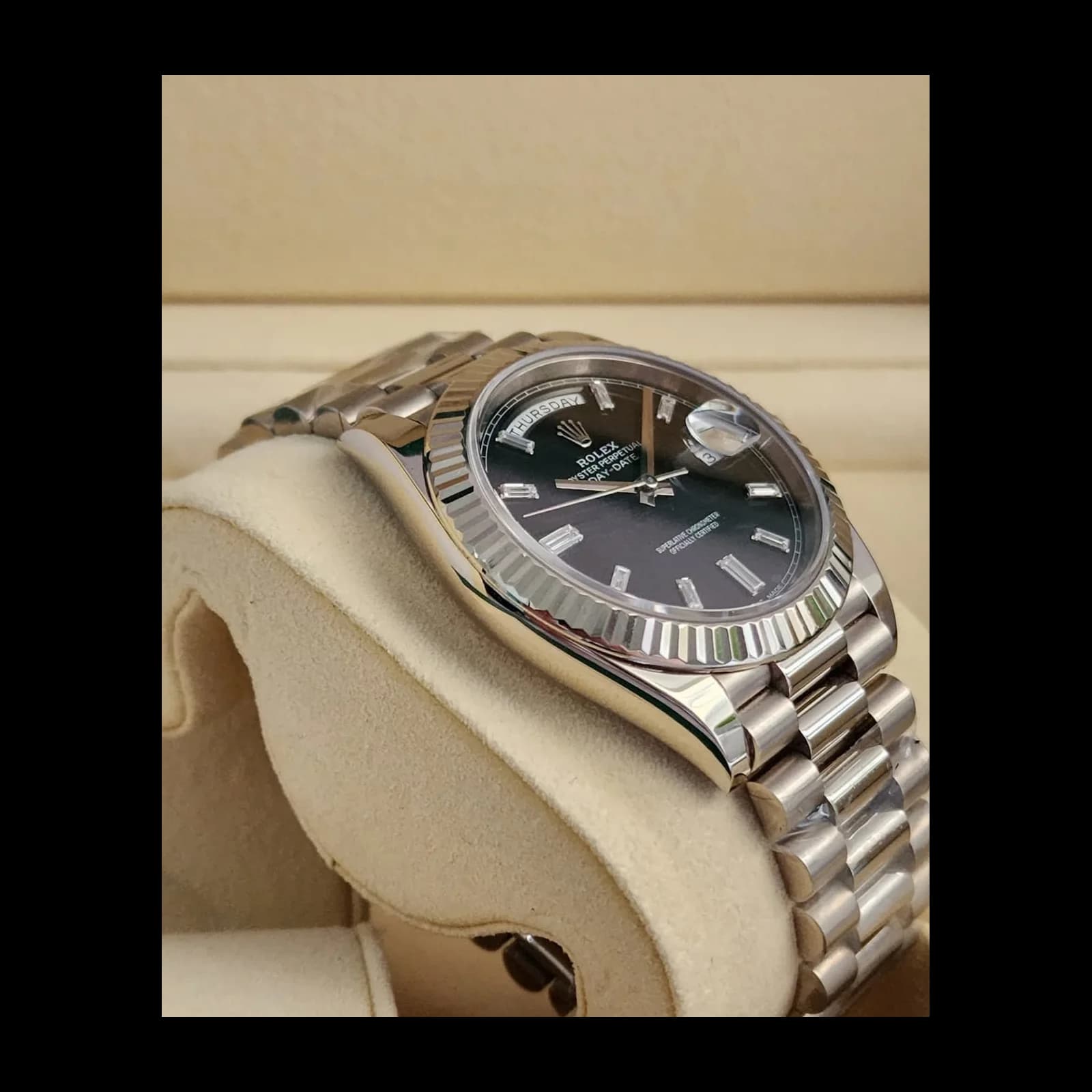Thumb Day-Date 40 White Gold / Diamond / Black - Baguette