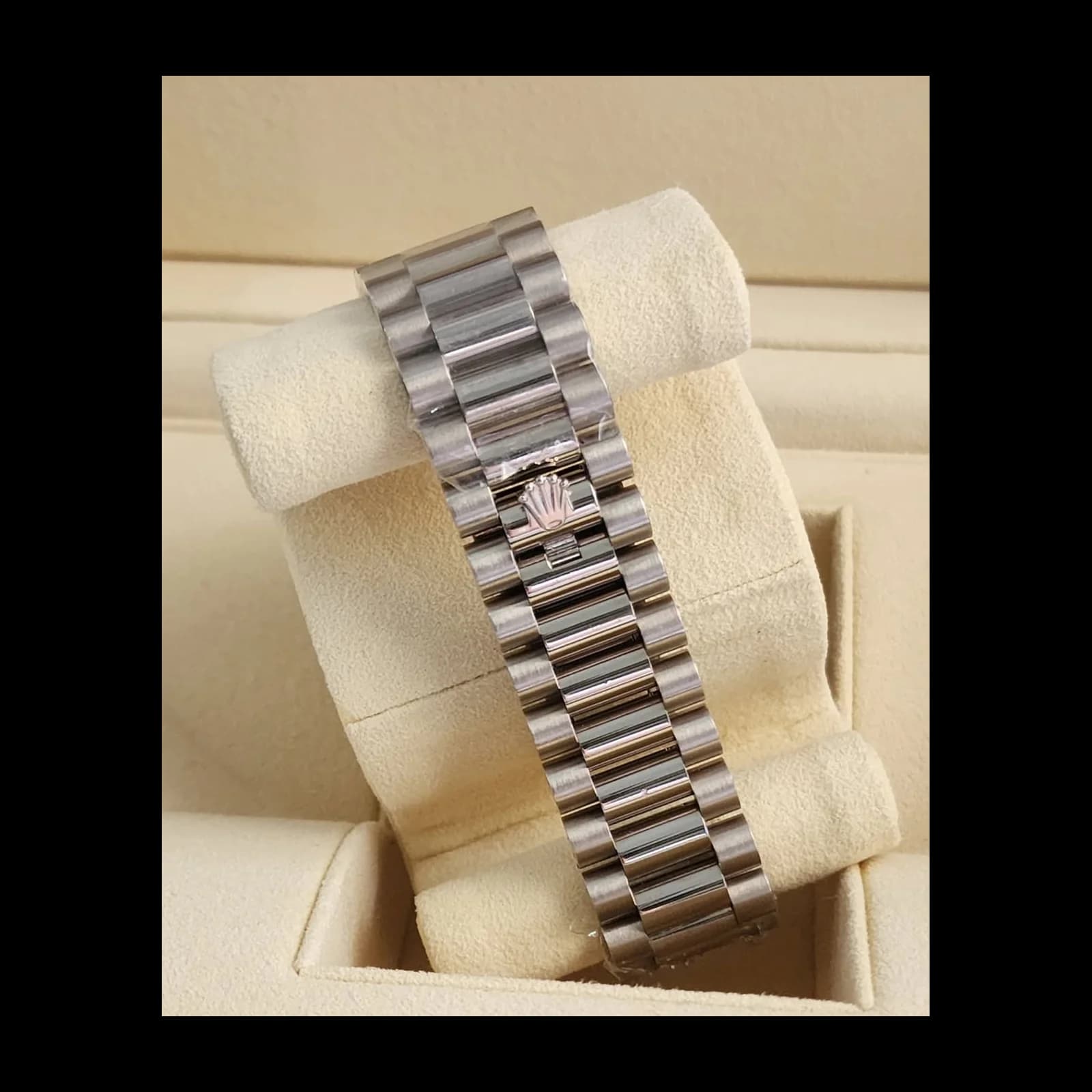 Thumb Day-Date 40 White Gold / Diamond / Black - Baguette