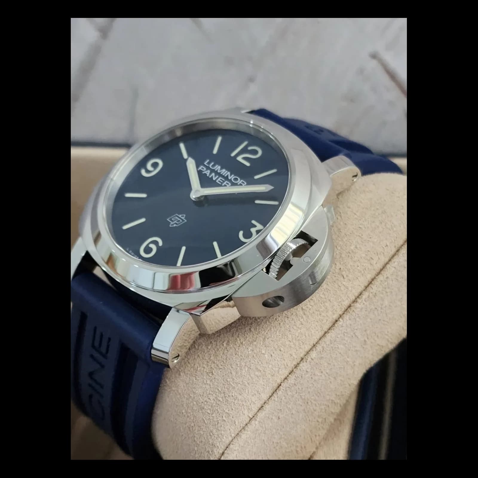 Thumb Luminor Base Logo Blue