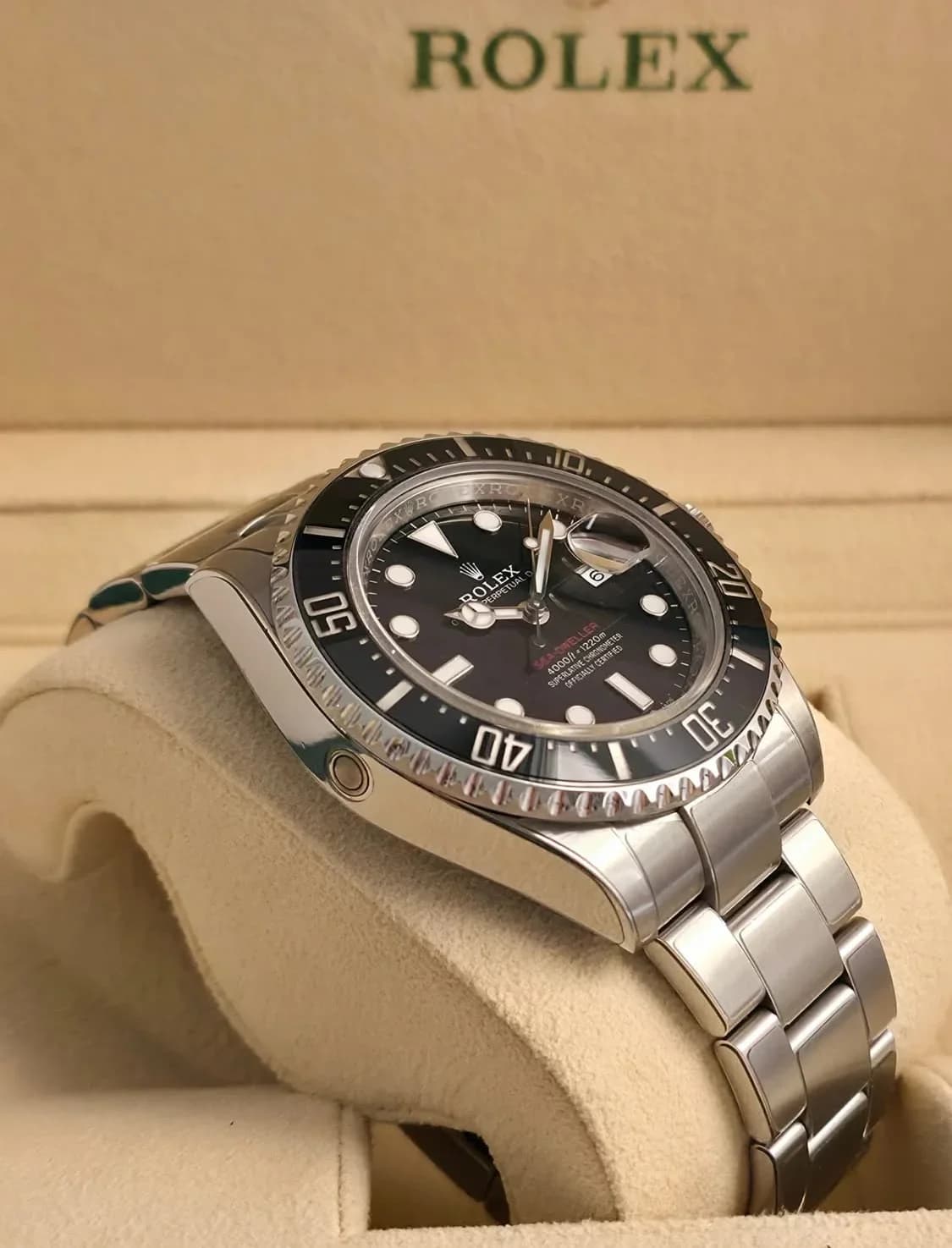Thumb Sea-Dweller Stainless Steel / Black