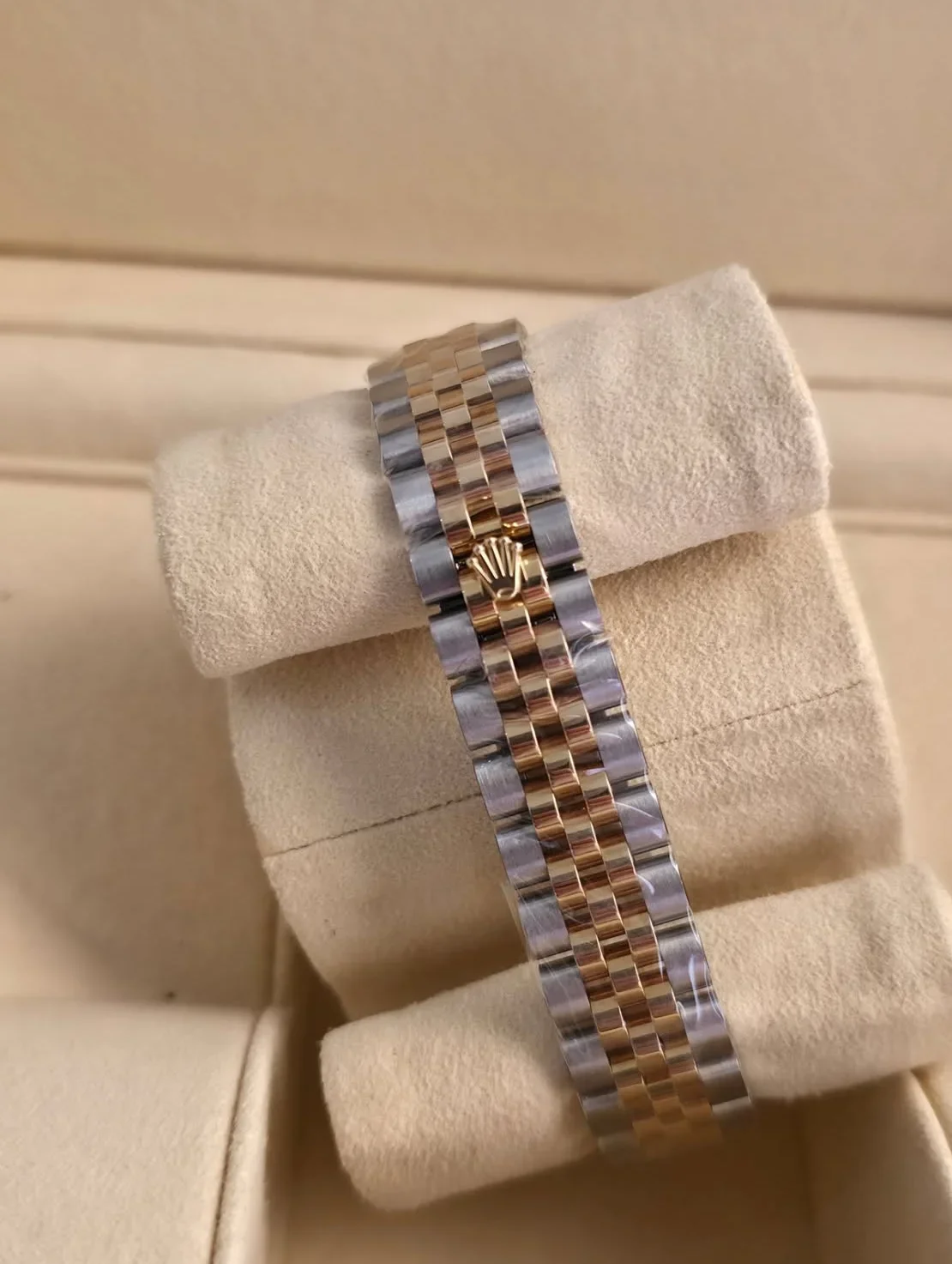 Thumb Lady-Datejust 28 Rolesor Yellow Fluted / Jubilee / Silver Roman