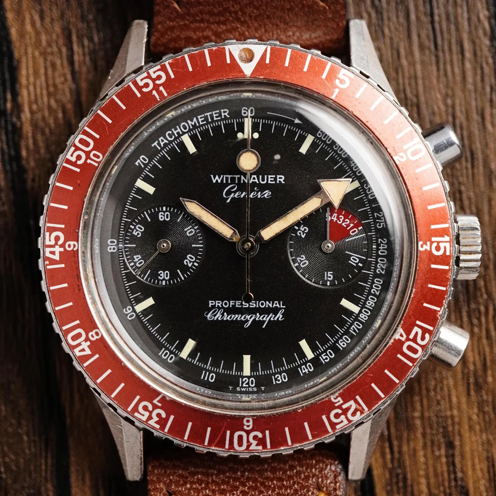 Thumb The Wittnauer Genève Professional Chronograph