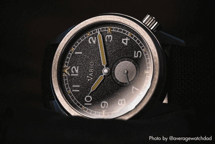 Thumb Vario 1945 D12 Raven Black Field Watch