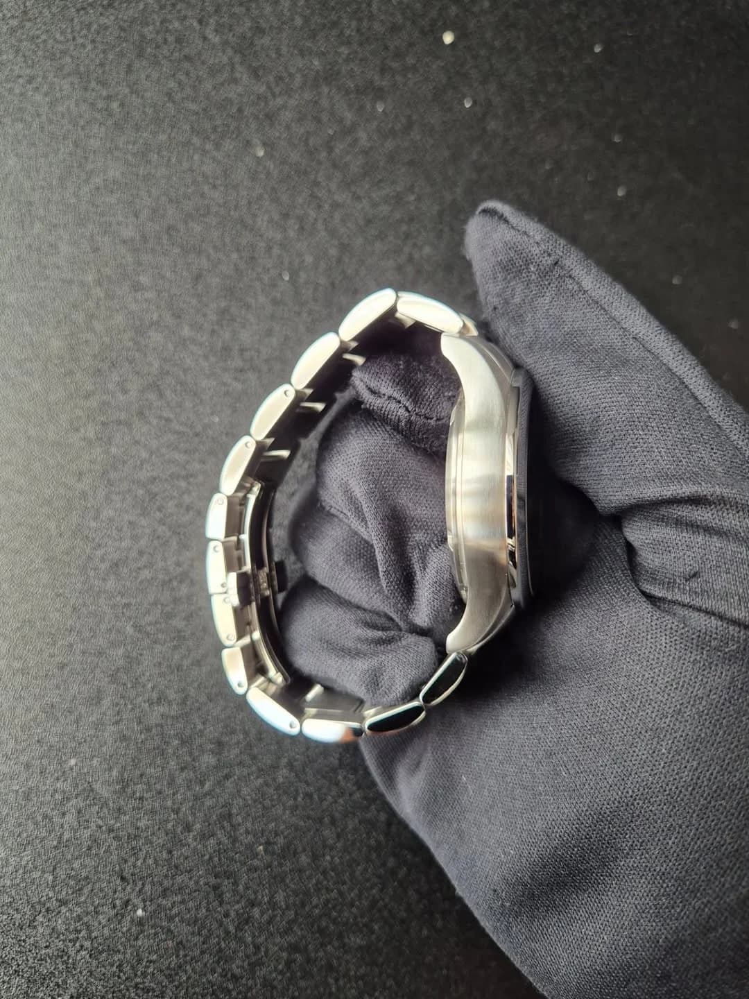 Thumb Conquest V.H.P. 43 Stainless Steel / Black / Bracelet