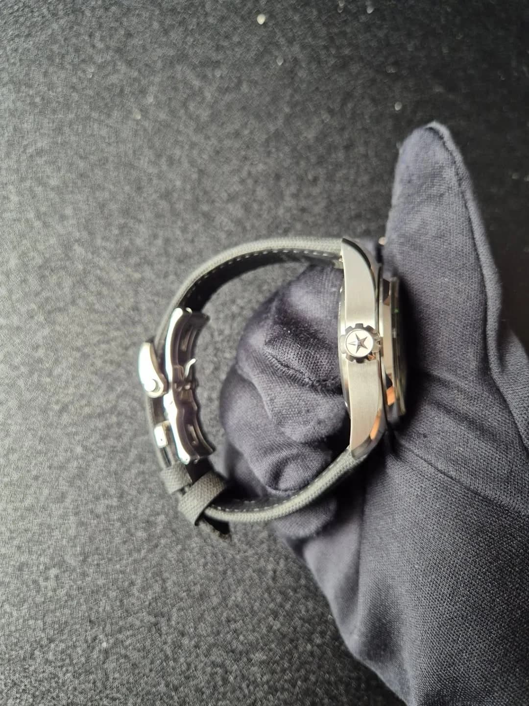 Thumb PILOT Automatic Stainless Steel / Black