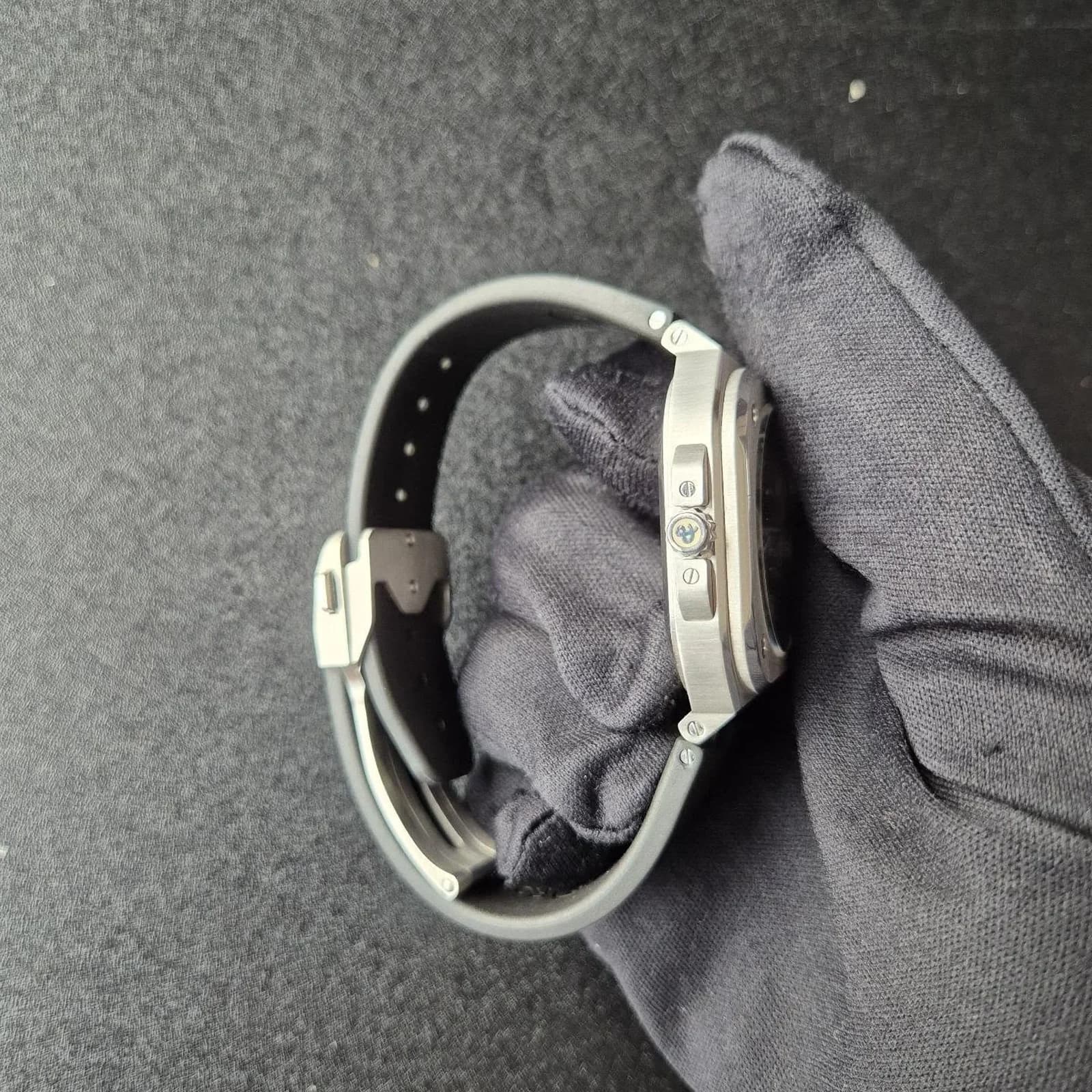 Thumb BR 05 Stainless Steel / Silver / Rubber