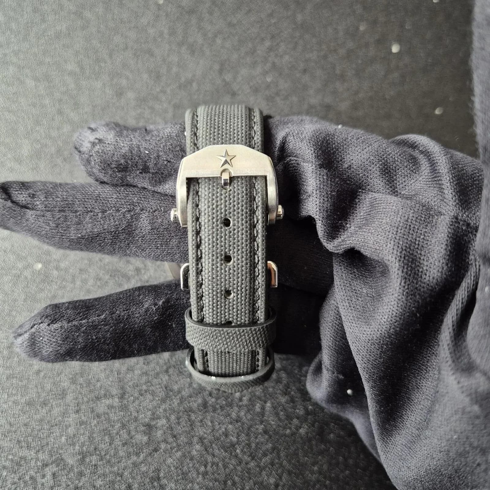 Thumb PILOT Automatic Stainless Steel / Black