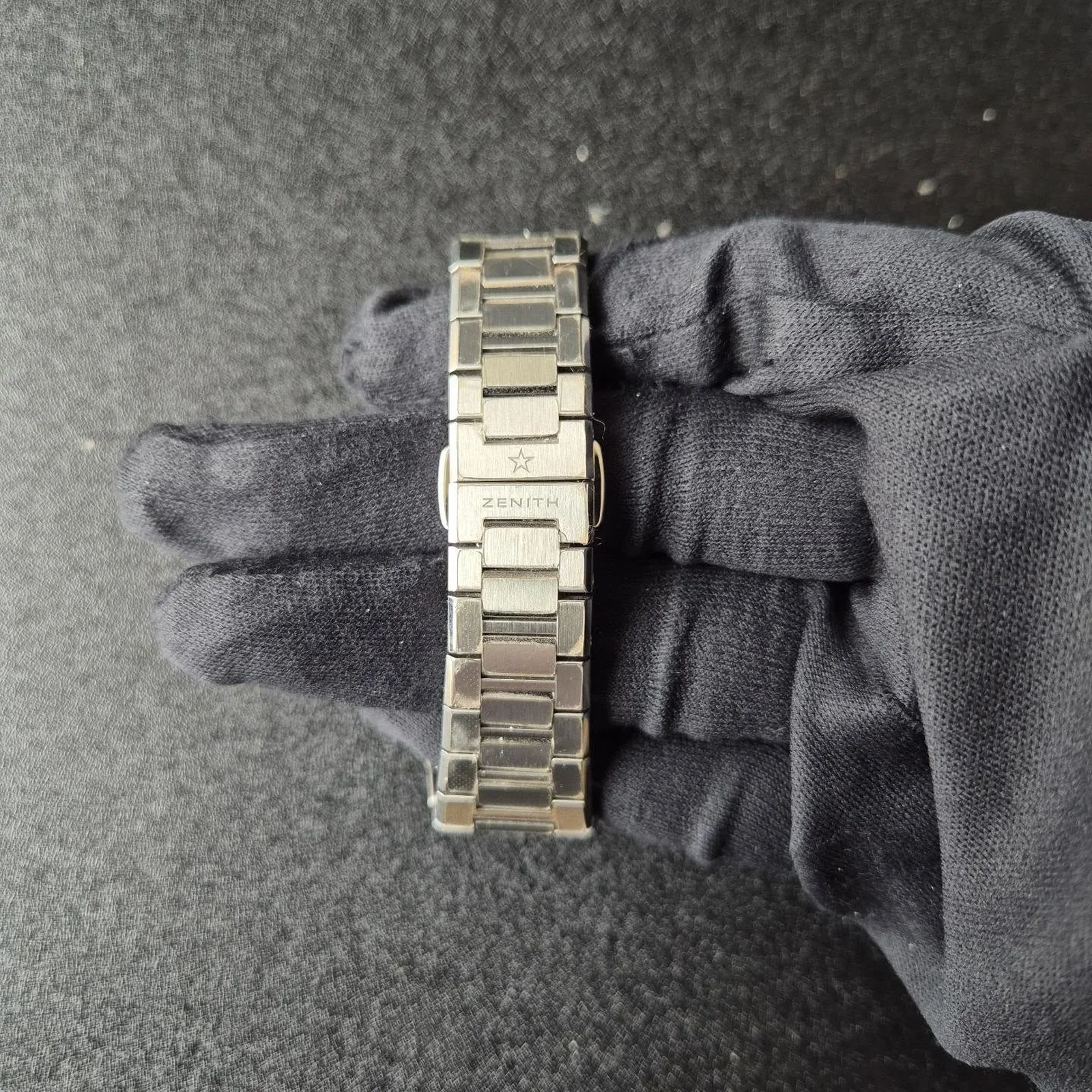 Thumb Defy Skyline 36 Stainless Steel / Blue