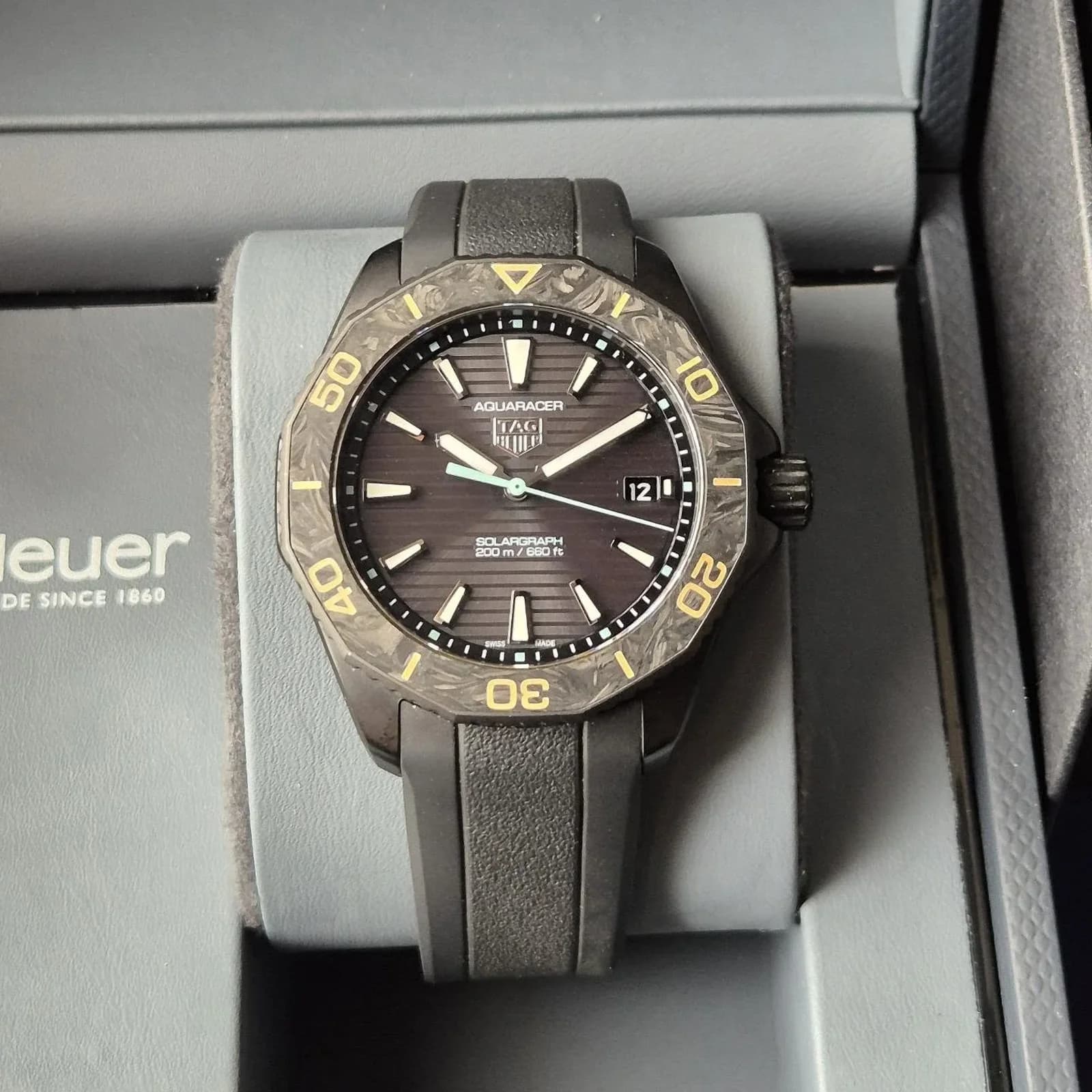 Thumb Aquaracer Professional 200 Solargraph 40 DLC - Carbon / Black