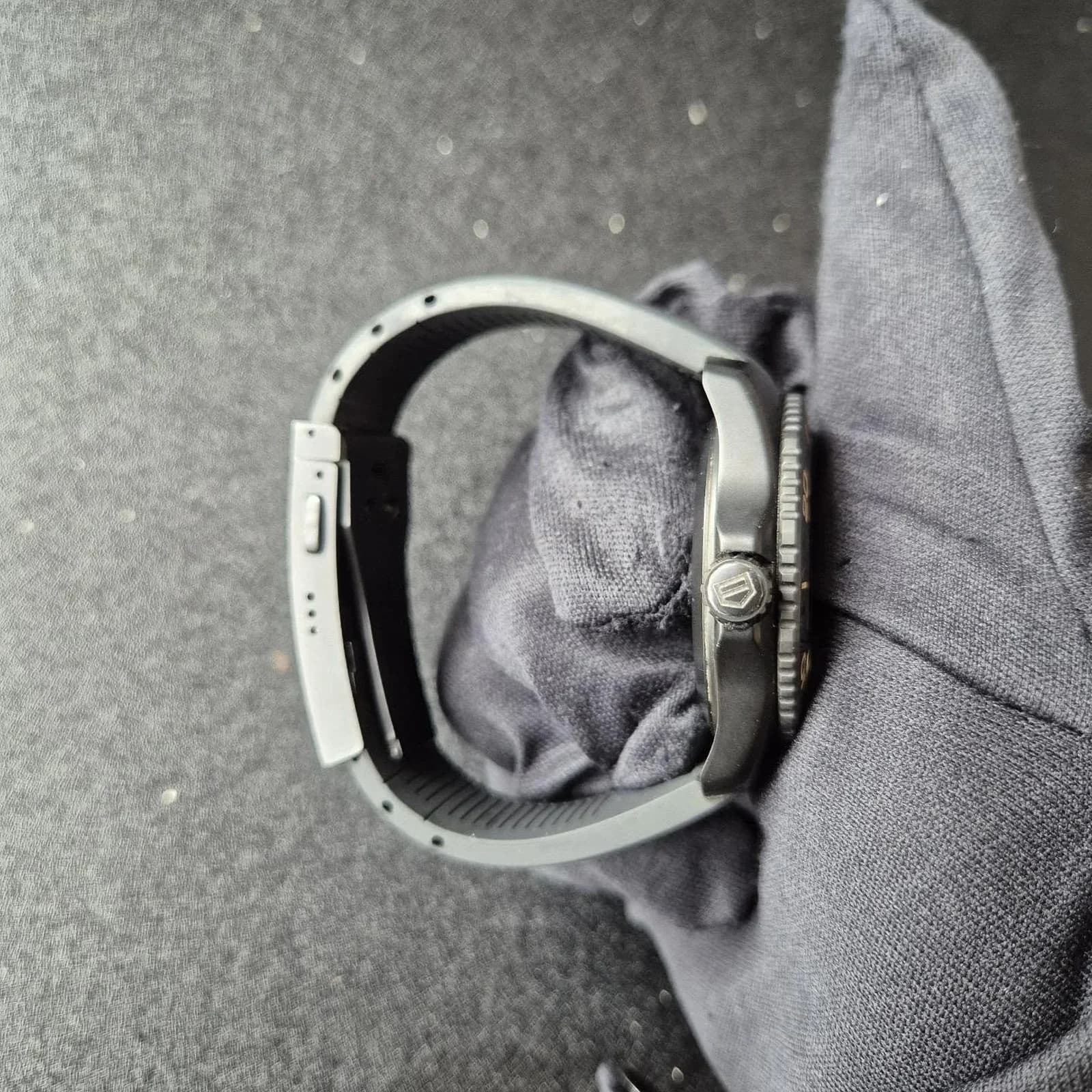 Thumb Aquaracer Professional 200 Solargraph 40 DLC - Carbon / Black