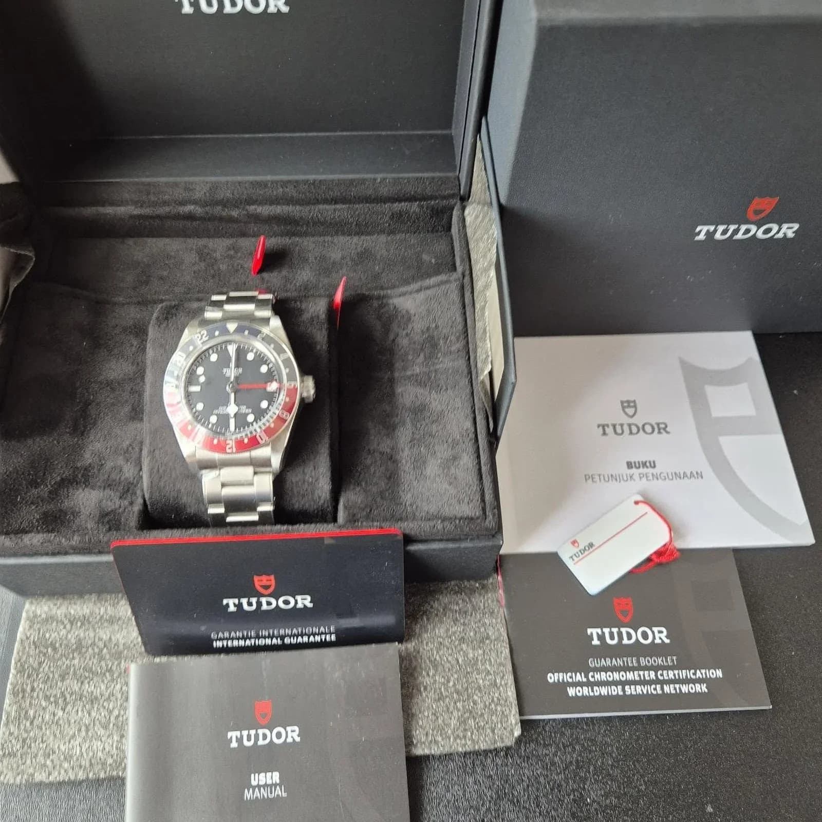 Thumb Black Bay GMT Stainless Steel / Black / Pepsi / Bracelet