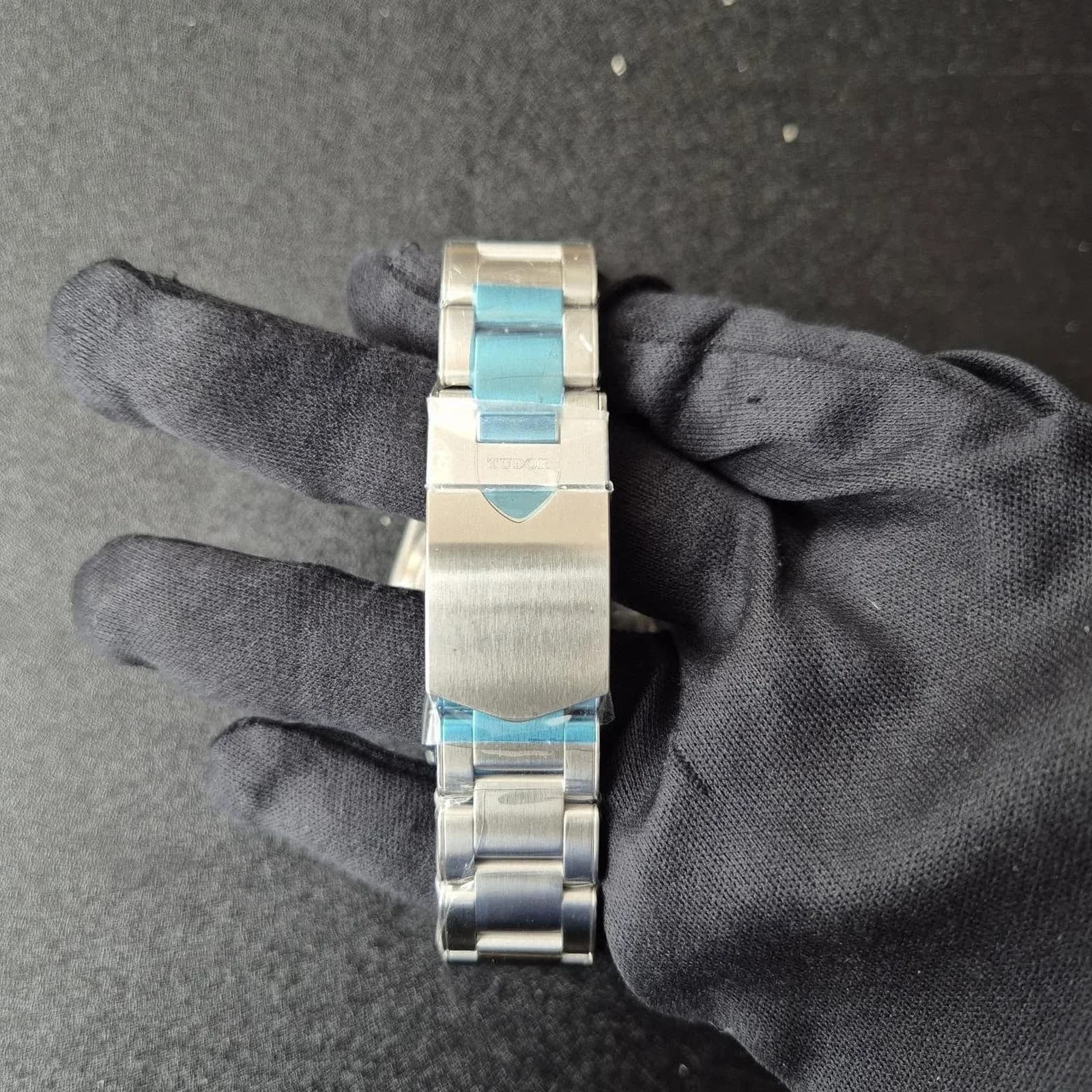 Thumb Black Bay GMT Stainless Steel / Black / Pepsi / Bracelet