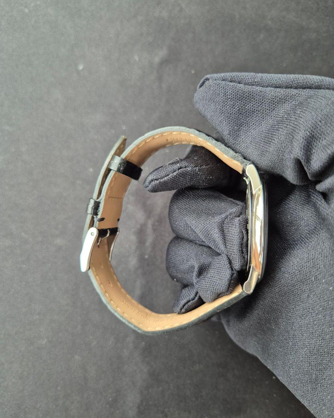 Thumb Slimline Small Second Quartz
