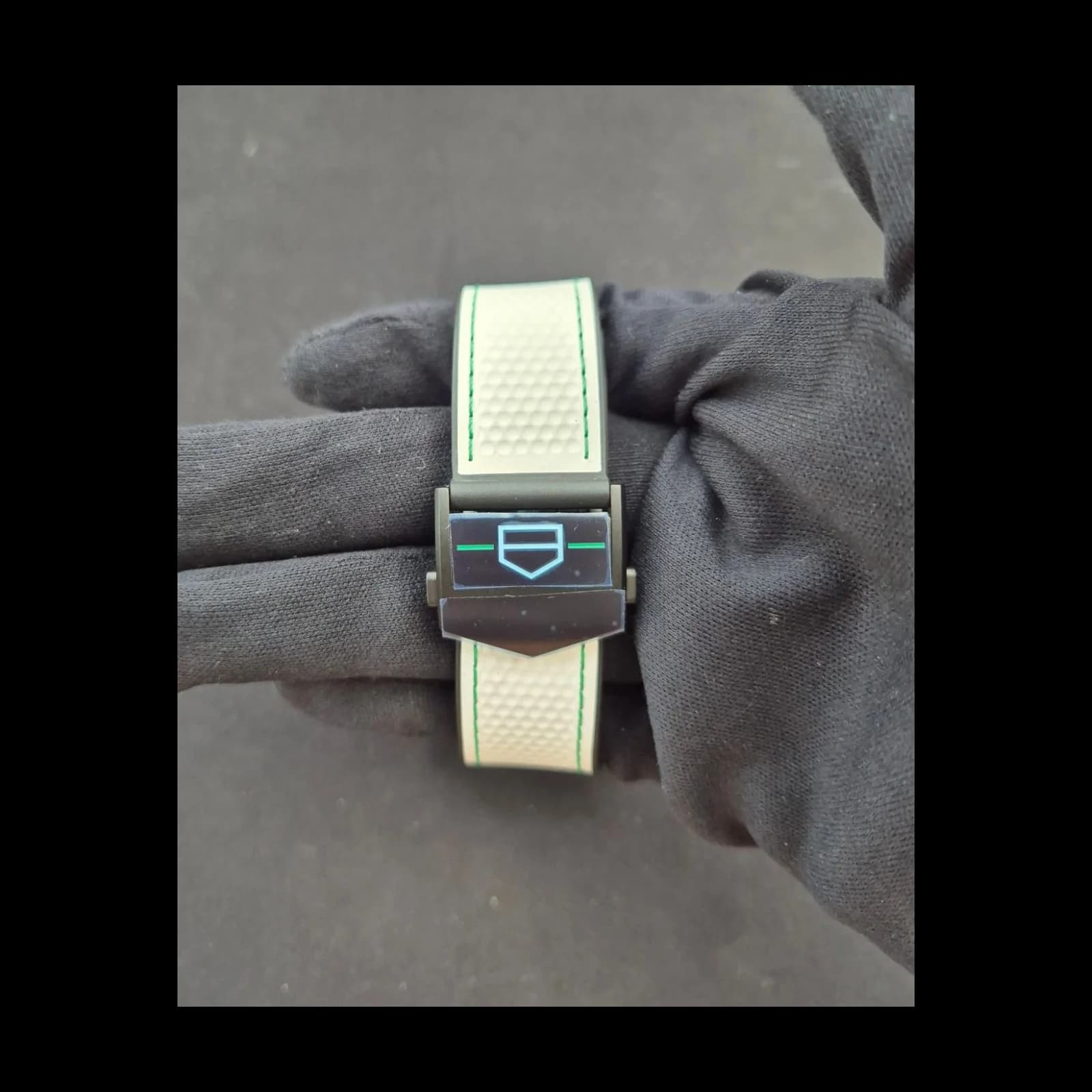Thumb Connected Calibre E4 Golf Edition