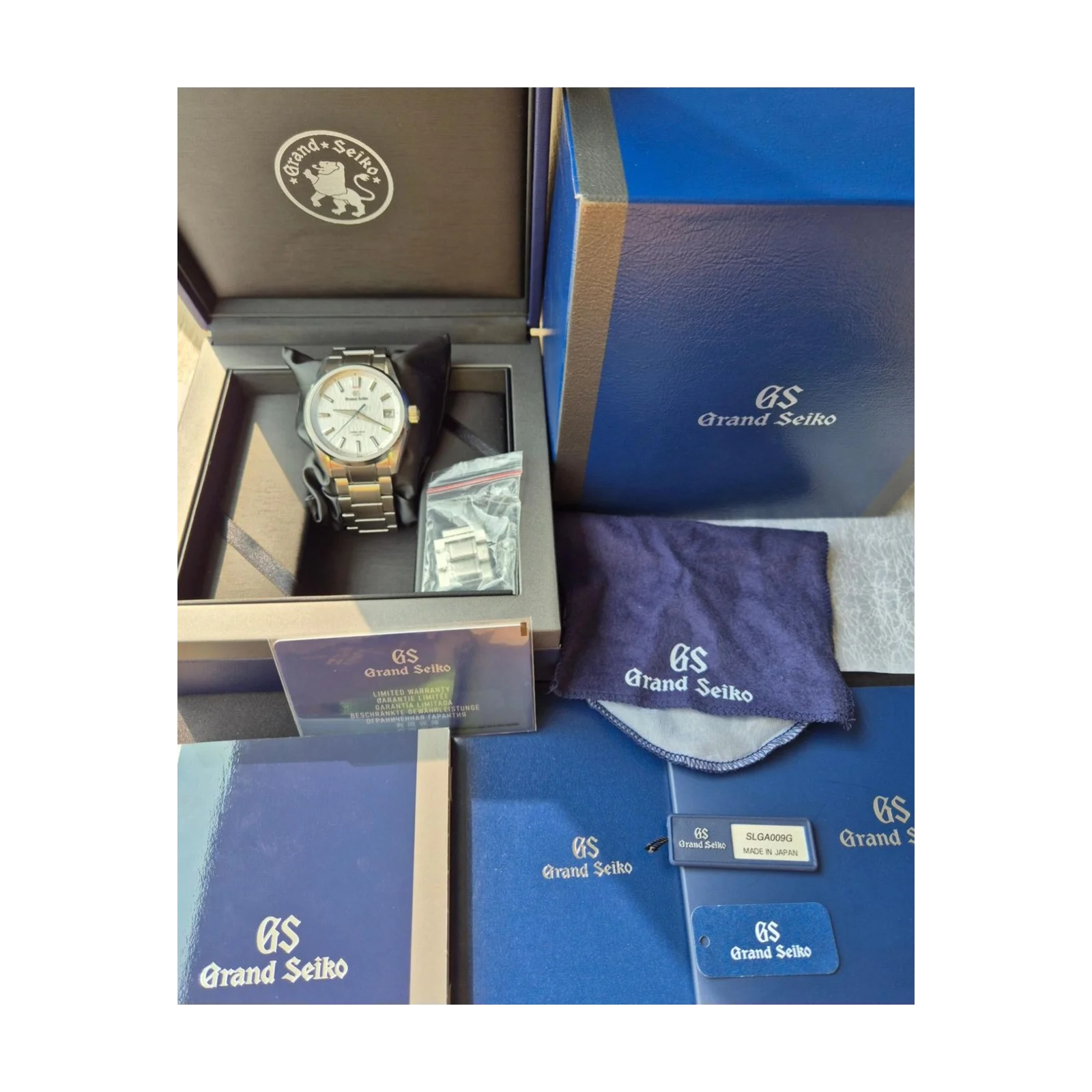 Thumb Spring Drive Evolution 9 Stainless Steel / White / Bracelet