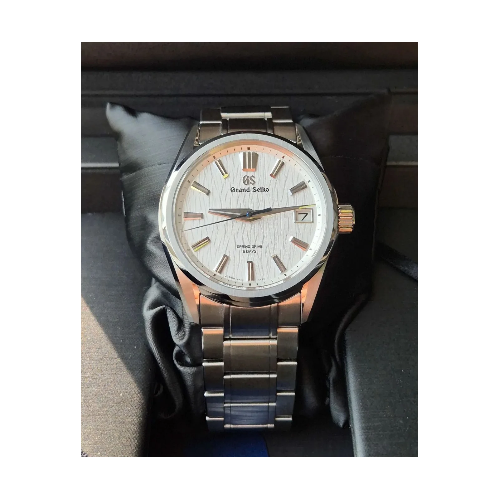 Thumb Spring Drive Evolution 9 Stainless Steel / White / Bracelet