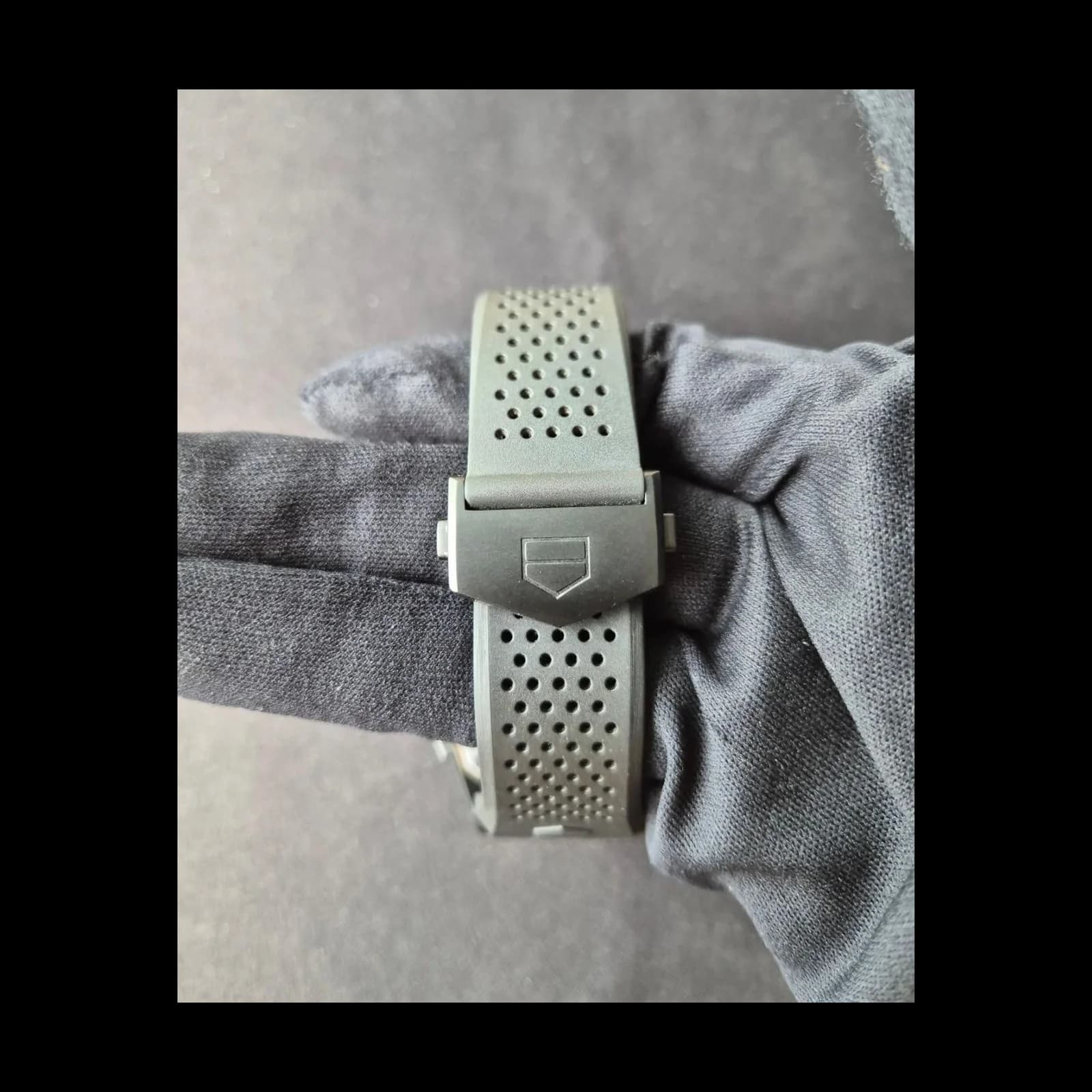Thumb Connected Calibre E4 Golf Edition