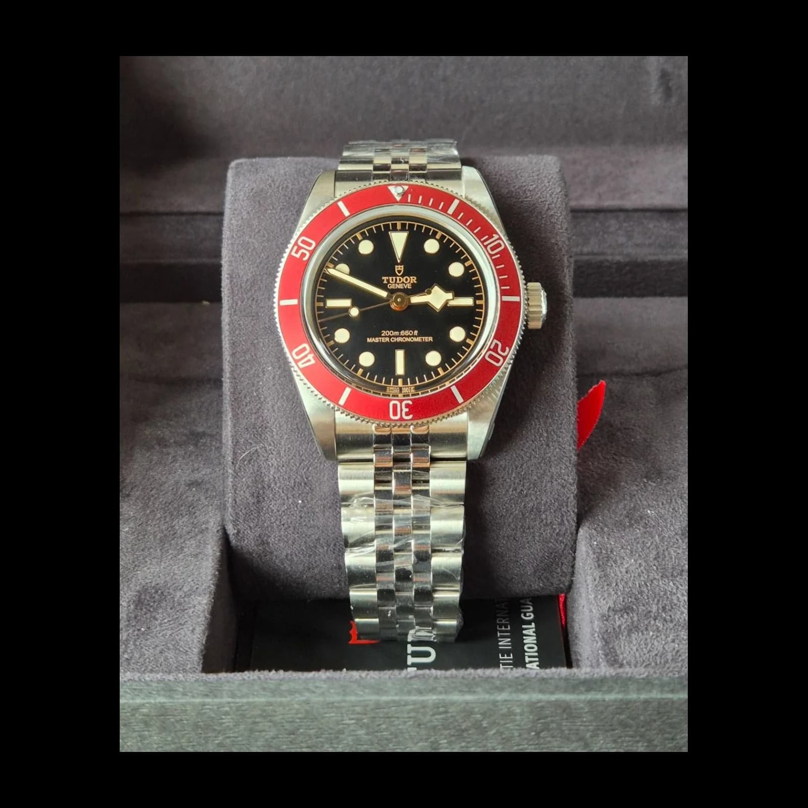 Thumb Black Bay Master Chronometer Stainless Steel - Burgundy / Black / Jubilee