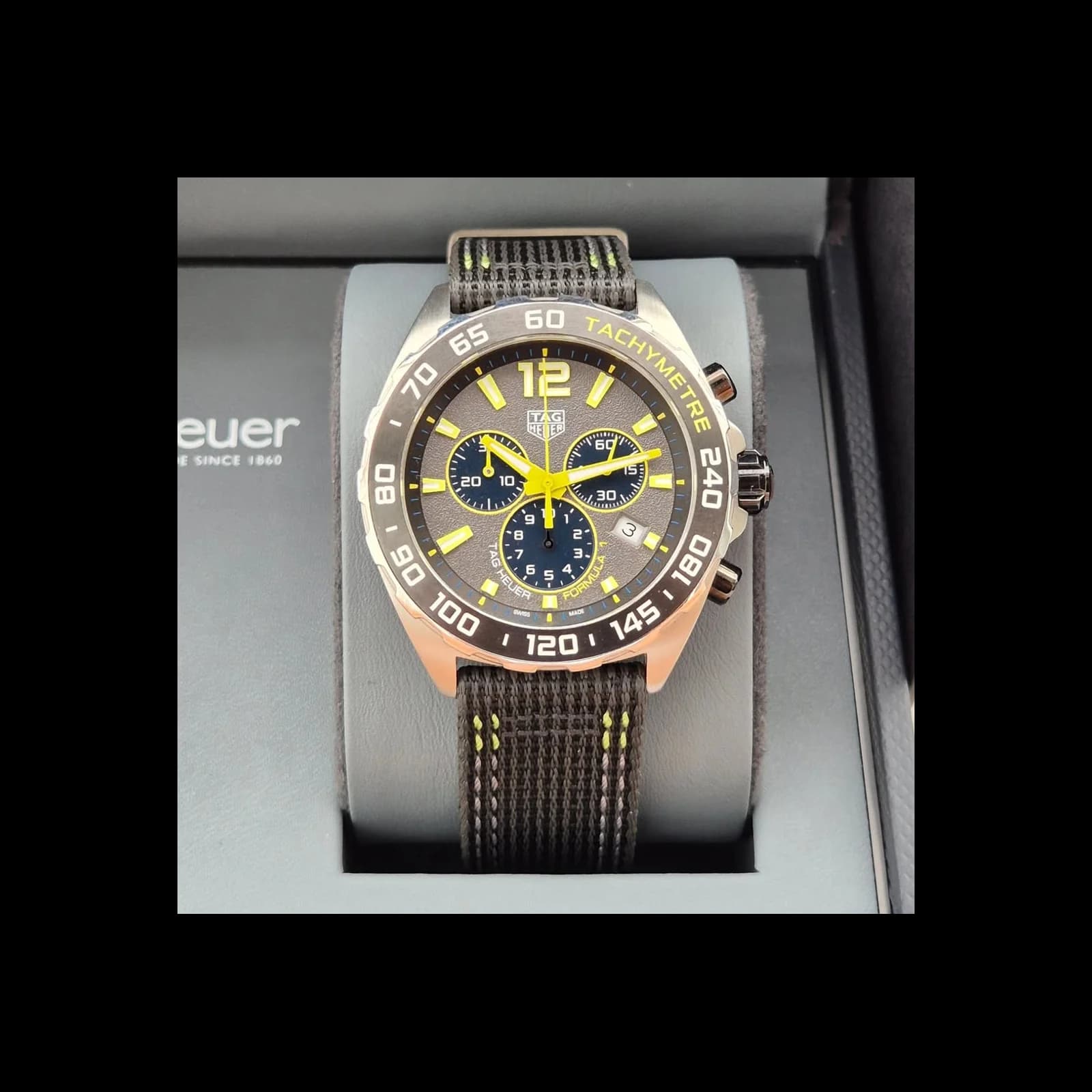 Thumb Formula 1 Quartz Chronograph 43 Stainless Steel / Grey-Yellow