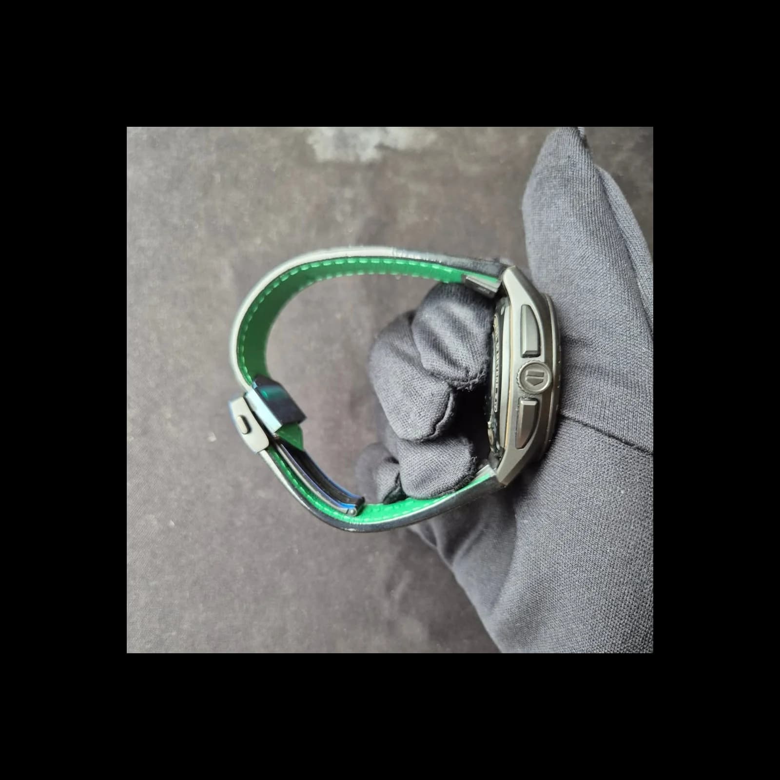 Thumb Connected Calibre E4 Golf Edition